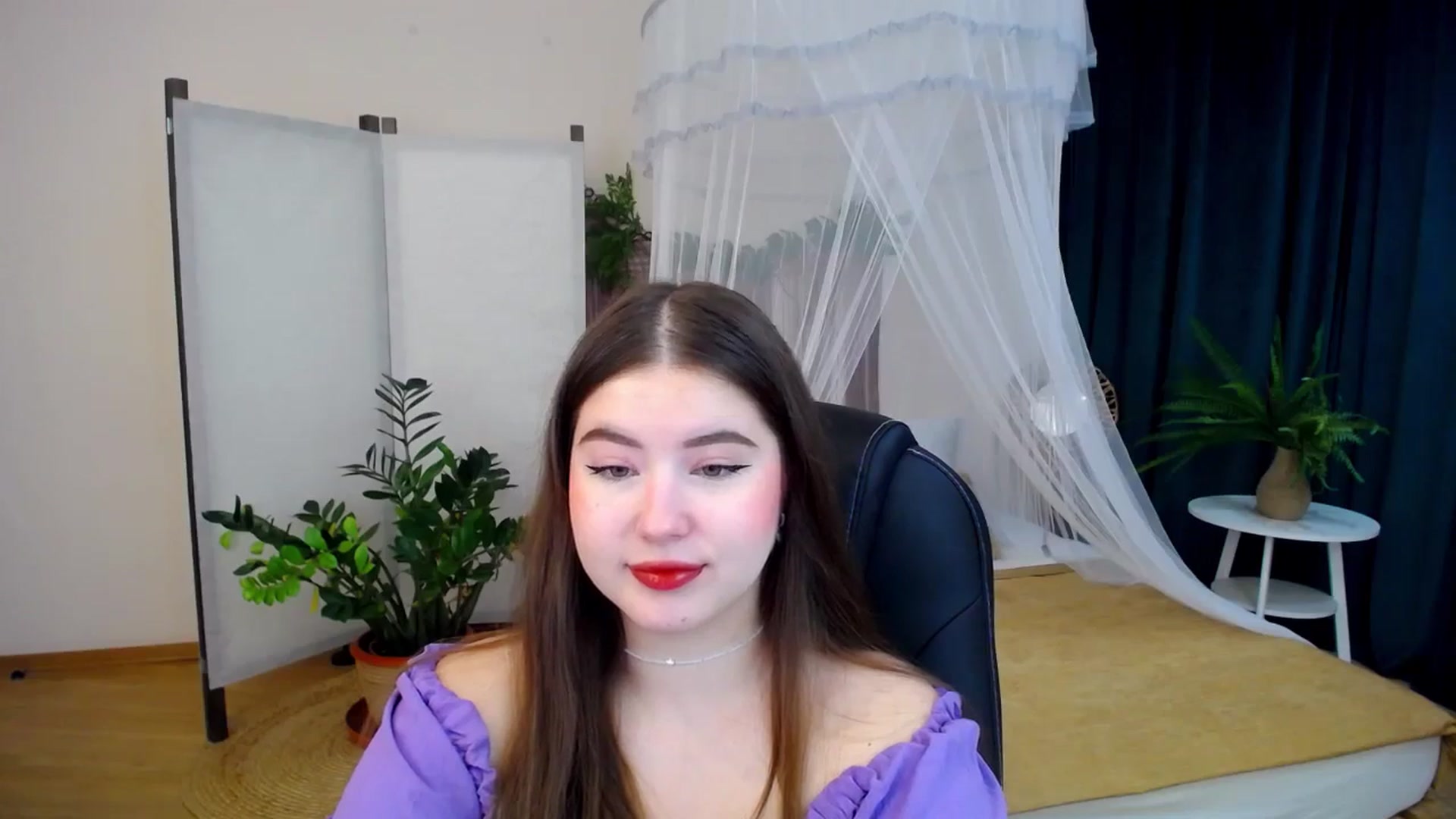 Gallery image thumbnail from AdmireMyEyes's myfreecams stream on, 10/16/2024, 18:55 image 16 of 20