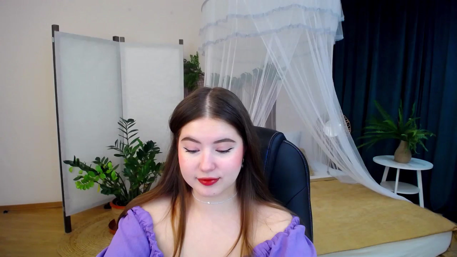 Gallery image thumbnail from AdmireMyEyes's myfreecams stream on, 10/16/2024, 18:55 image 7 of 20