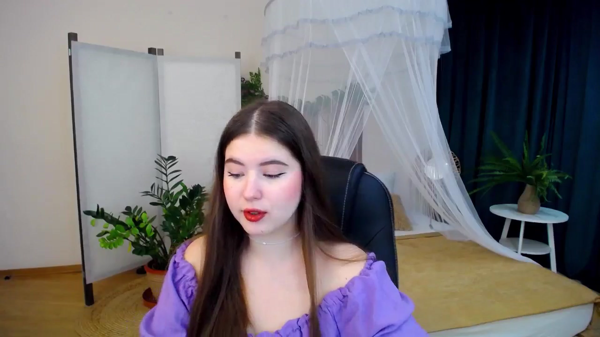 Gallery image thumbnail from AdmireMyEyes's myfreecams stream on, 10/16/2024, 18:55 image 17 of 20