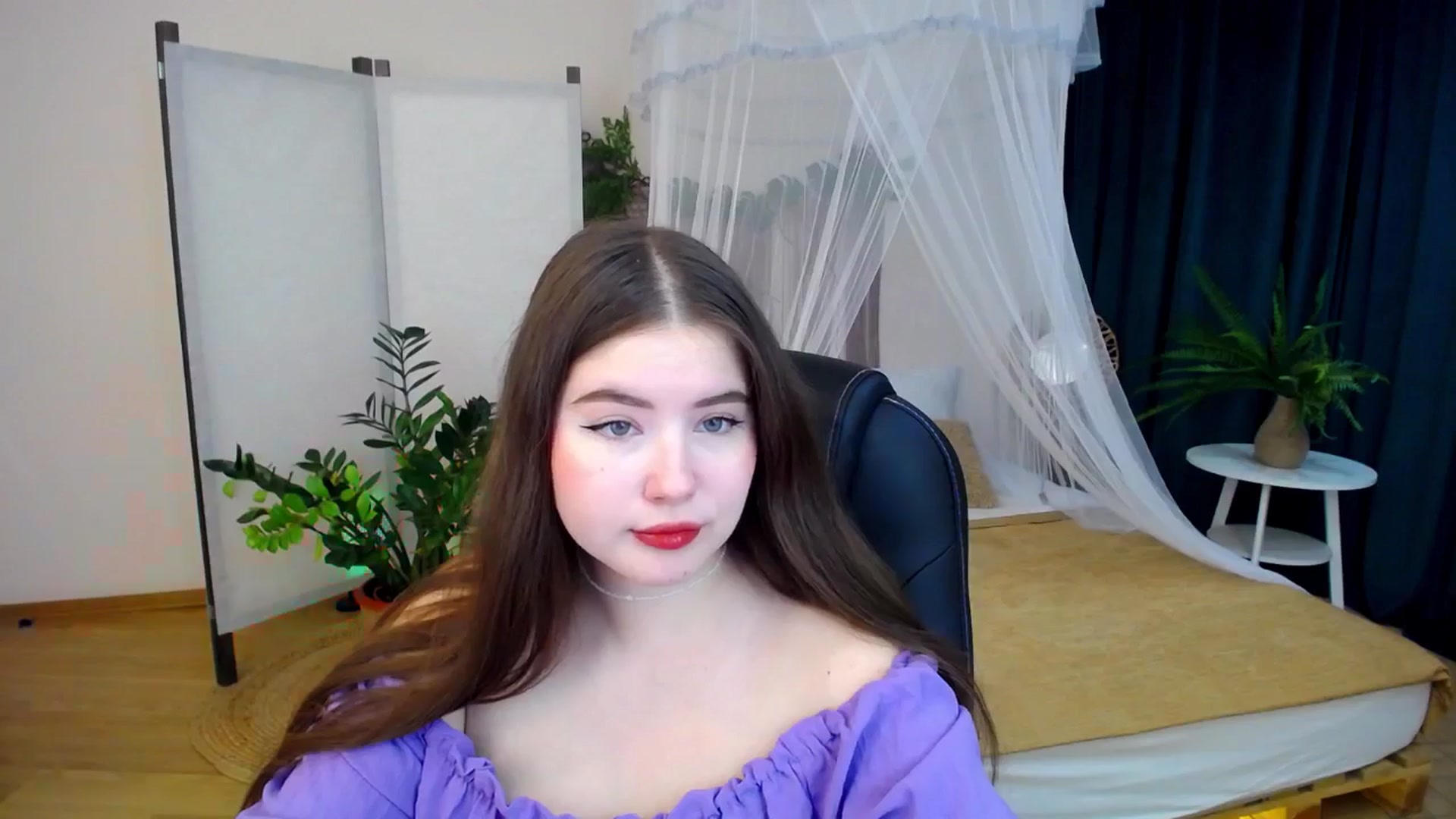 Gallery image thumbnail from AdmireMyEyes's myfreecams stream on, 10/16/2024, 19:45 image 19 of 20