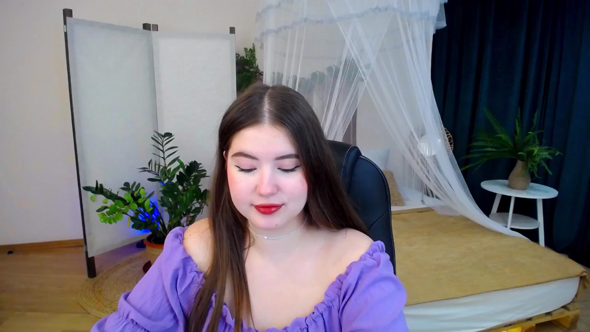 Gallery image thumbnail from AdmireMyEyes's myfreecams stream on, 10/16/2024, 19:45 image 10 of 20
