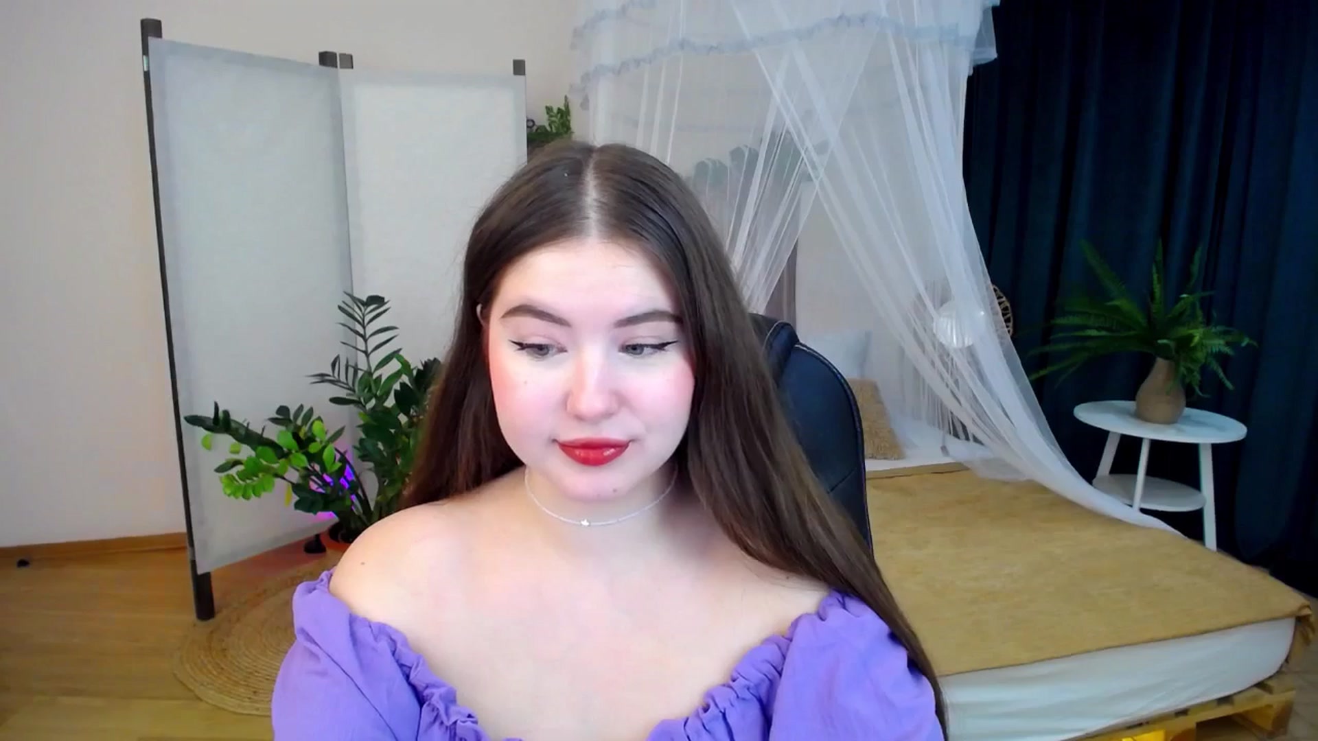 Gallery image thumbnail from AdmireMyEyes's myfreecams stream on, 10/16/2024, 19:45 image 11 of 20
