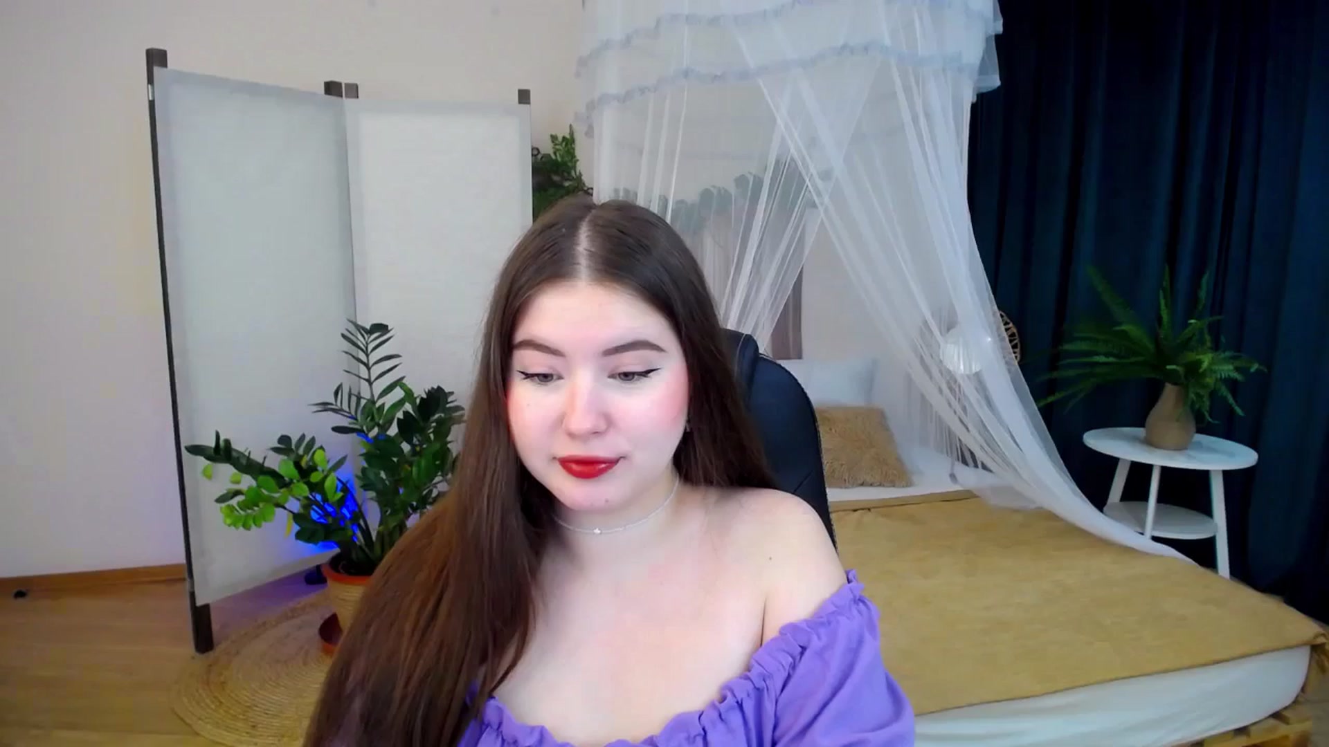 Gallery image thumbnail from AdmireMyEyes's myfreecams stream on, 10/16/2024, 19:45 image 1 of 20