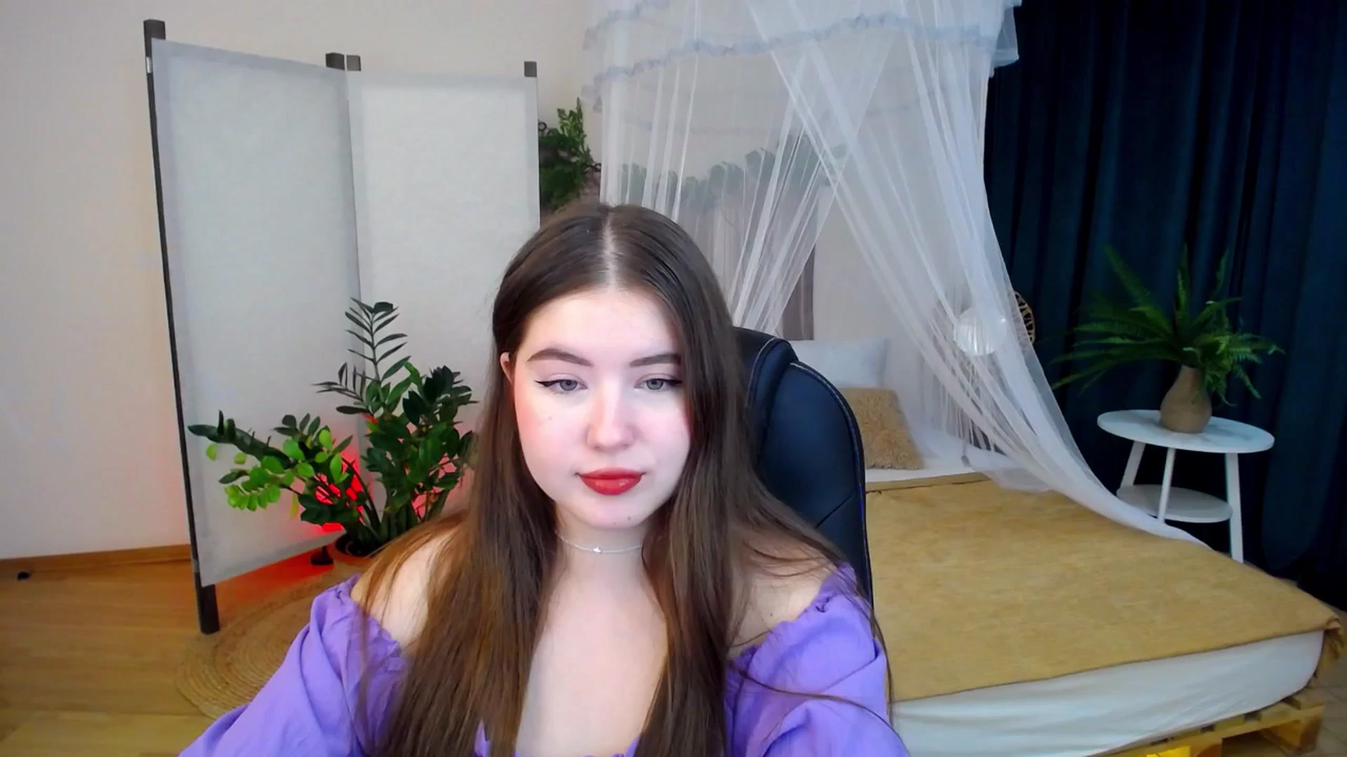 Gallery image thumbnail from AdmireMyEyes's myfreecams stream on, 10/16/2024, 19:45 image 15 of 20