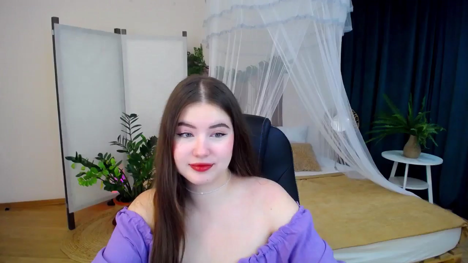 Gallery image thumbnail from AdmireMyEyes's myfreecams stream on, 10/16/2024, 19:45 image 3 of 20