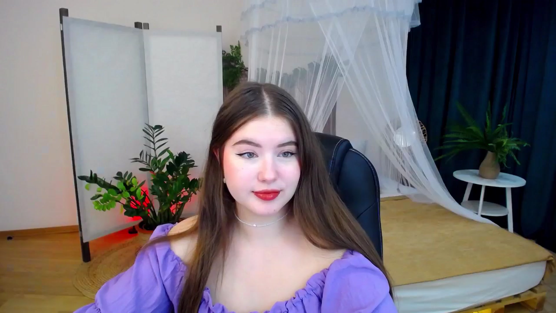 Gallery image thumbnail from AdmireMyEyes's myfreecams stream on, 10/16/2024, 19:45 image 13 of 20