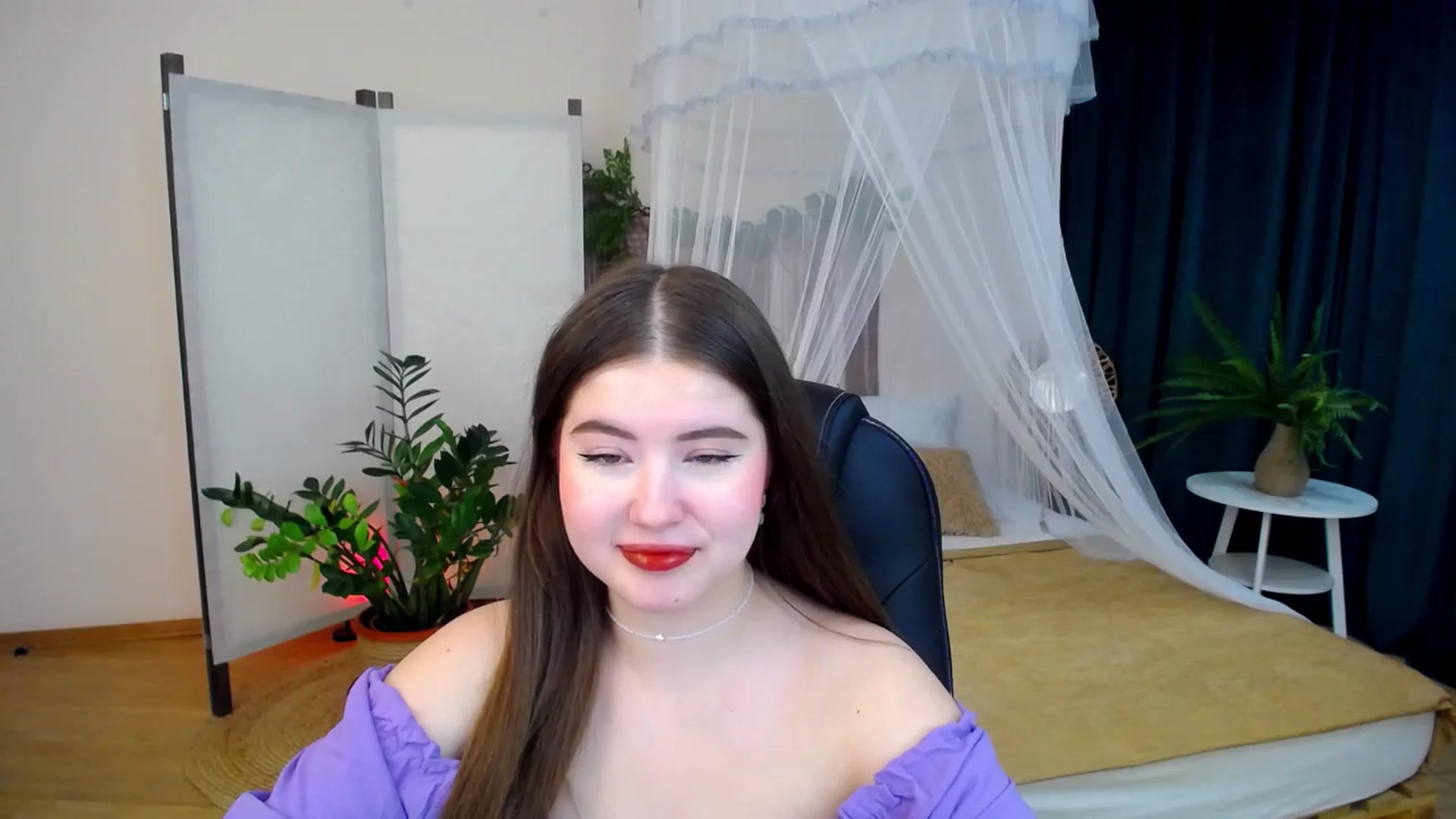 Gallery image thumbnail from AdmireMyEyes's myfreecams stream on, 10/16/2024, 20:46 image 4 of 20