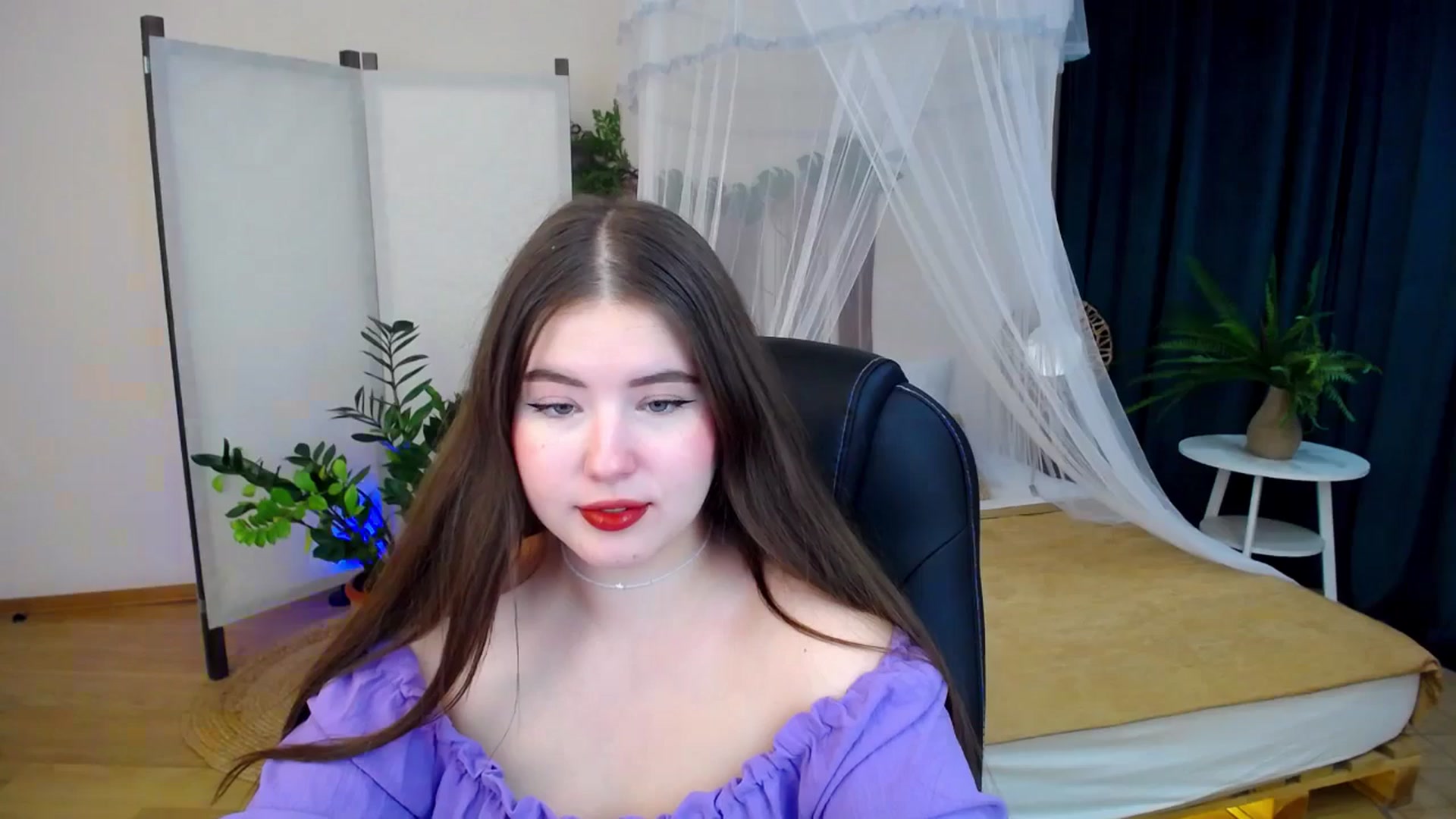 Gallery image thumbnail from AdmireMyEyes's myfreecams stream on, 10/16/2024, 20:46 image 19 of 20