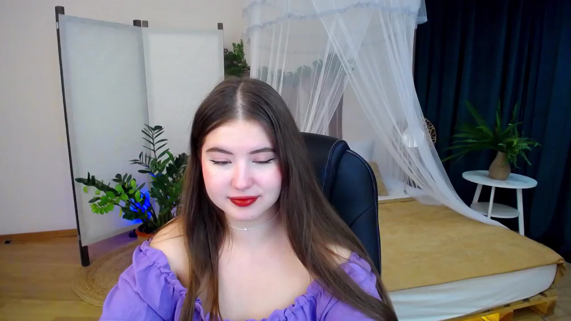 Gallery image thumbnail from AdmireMyEyes's myfreecams stream on, 10/16/2024, 20:46 image 18 of 20
