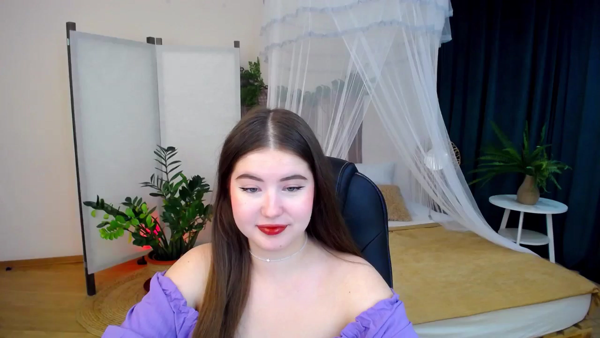 Gallery image thumbnail from AdmireMyEyes's myfreecams stream on, 10/16/2024, 20:46 image 5 of 20
