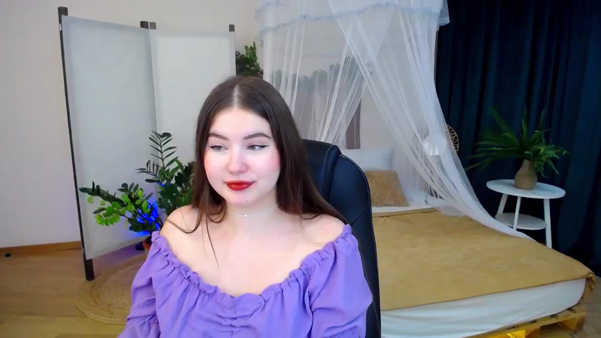 Gallery image thumbnail from AdmireMyEyes's myfreecams stream on, 10/16/2024, 20:46 image 16 of 20