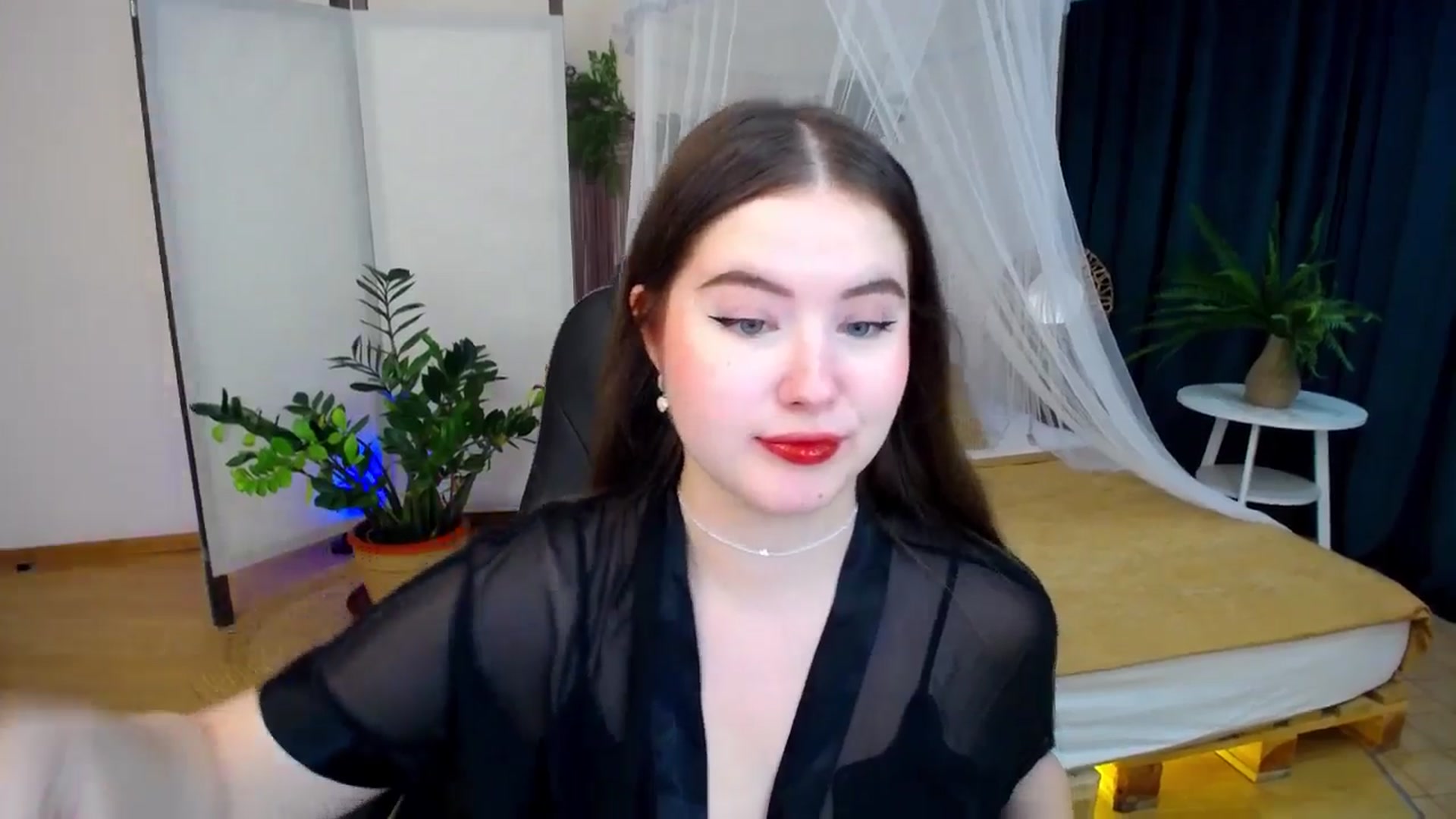 Gallery image thumbnail from AdmireMyEyes's myfreecams stream on, 10/16/2024, 22:29 image 19 of 20
