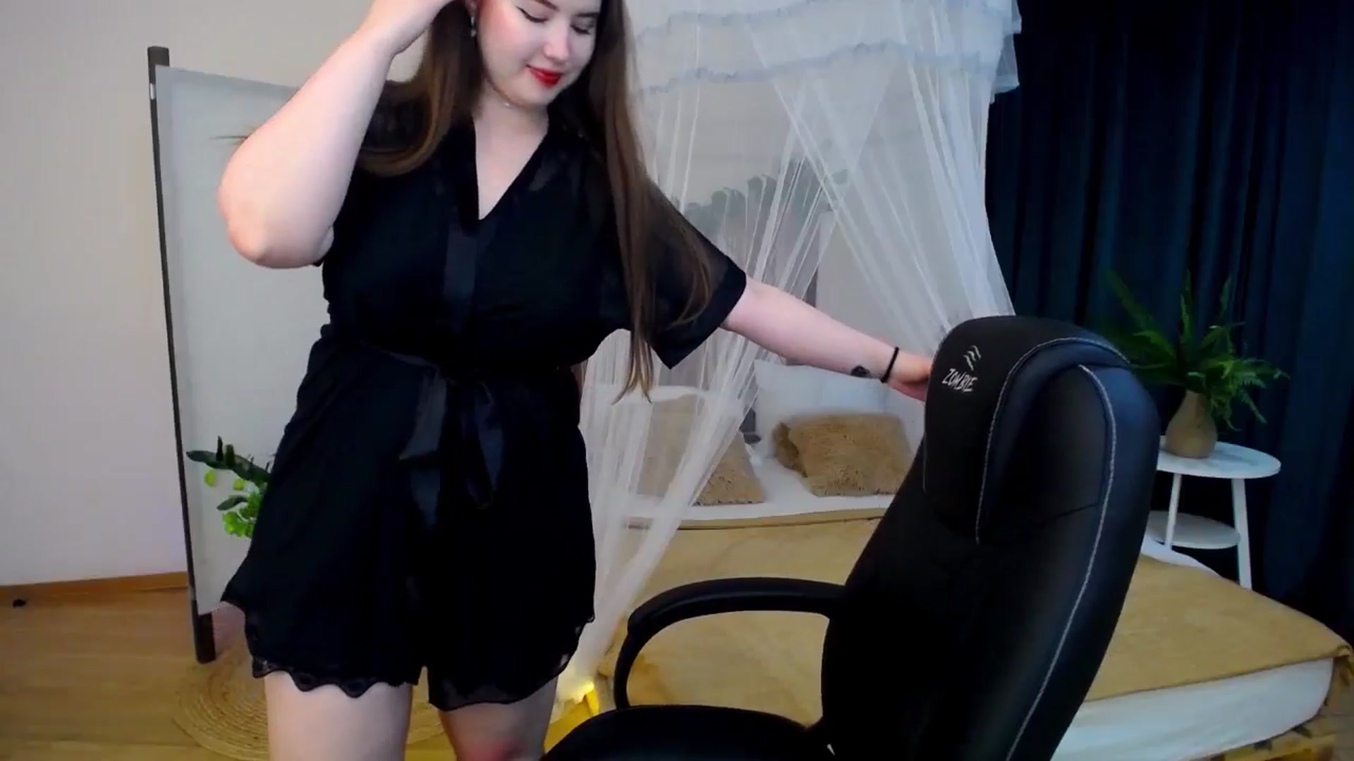 Gallery image thumbnail from AdmireMyEyes's myfreecams stream on, 10/16/2024, 22:29 image 3 of 20