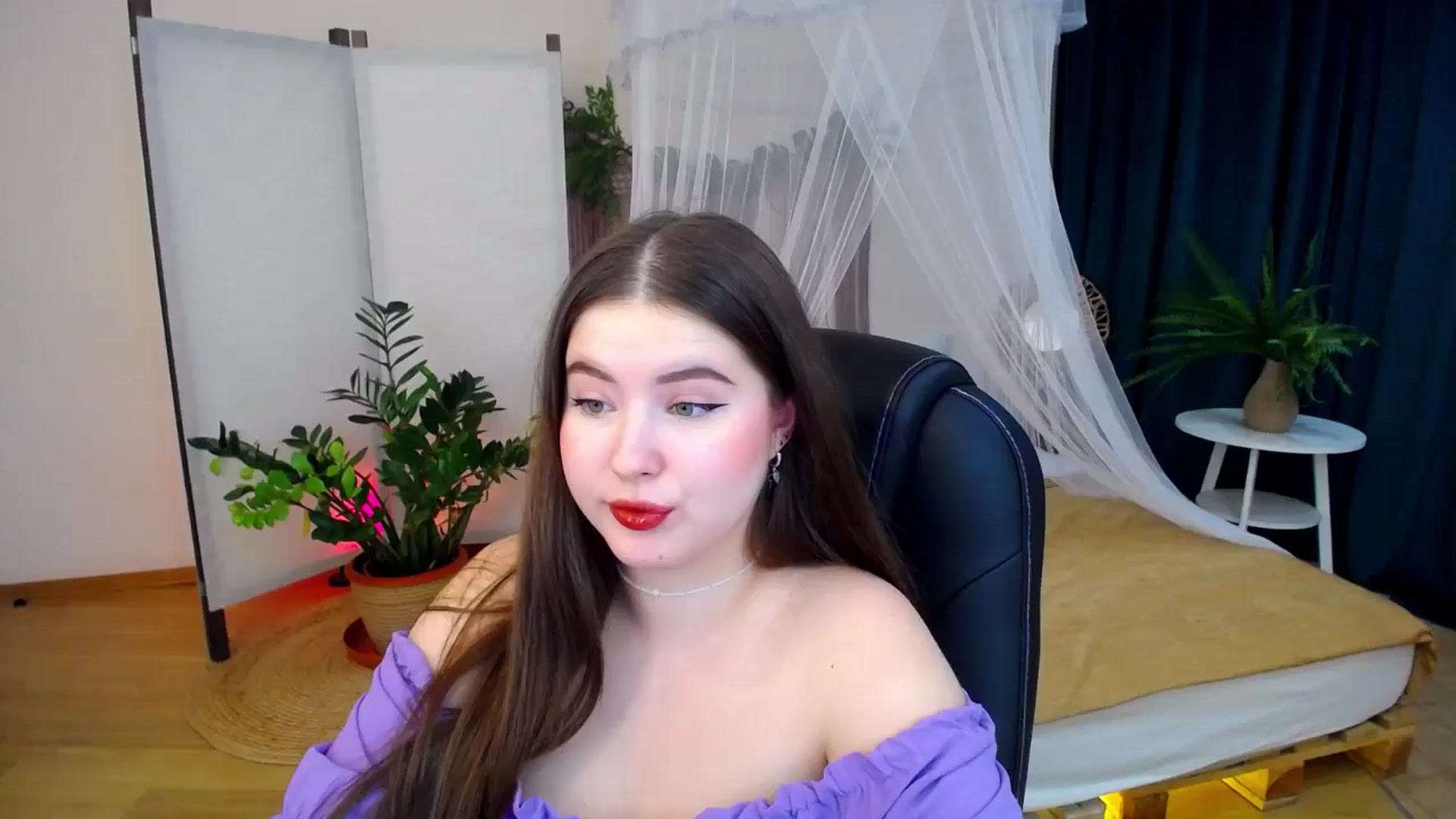 Gallery image thumbnail from AdmireMyEyes's myfreecams stream on, 10/16/2024, 23:46 image 20 of 20