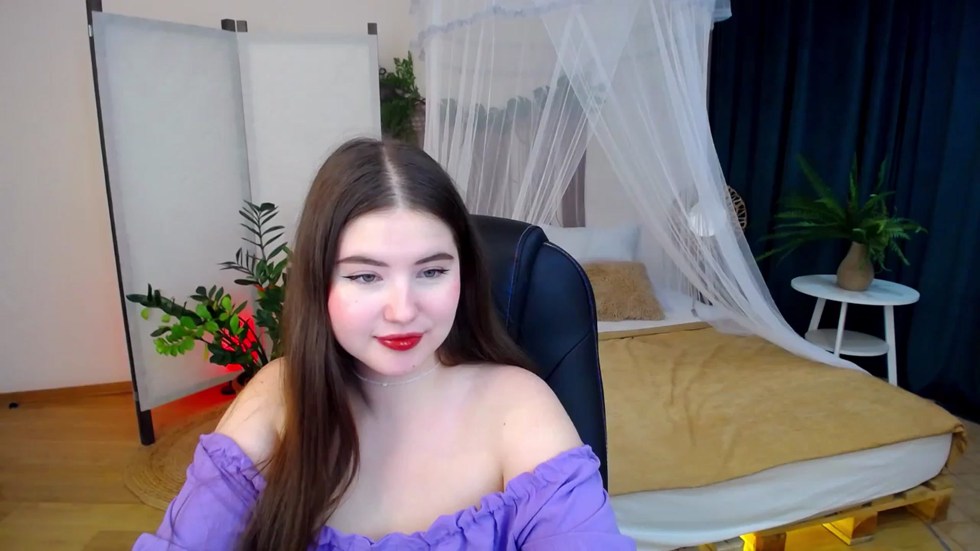 Gallery image thumbnail from AdmireMyEyes's myfreecams stream on, 10/16/2024, 23:46 image 15 of 20