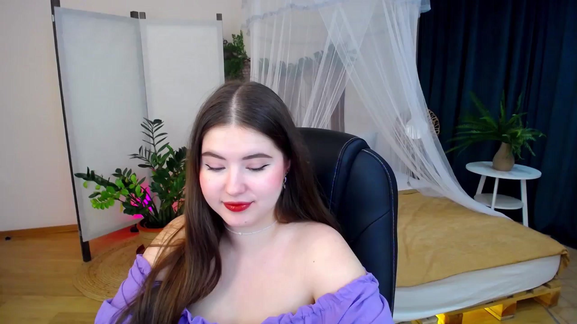 Gallery image thumbnail from AdmireMyEyes's myfreecams stream on, 10/16/2024, 23:46 image 19 of 20