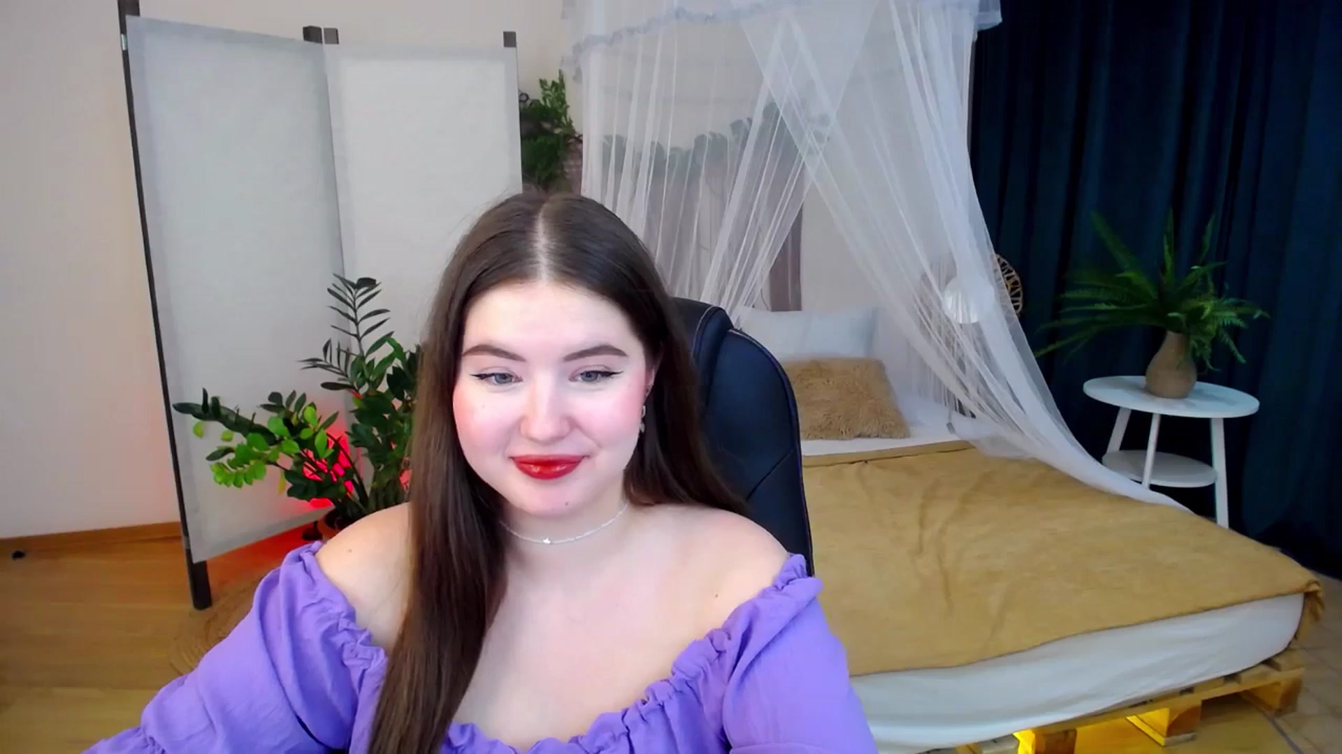 Gallery image thumbnail from AdmireMyEyes's myfreecams stream on, 10/16/2024, 23:46 image 7 of 20