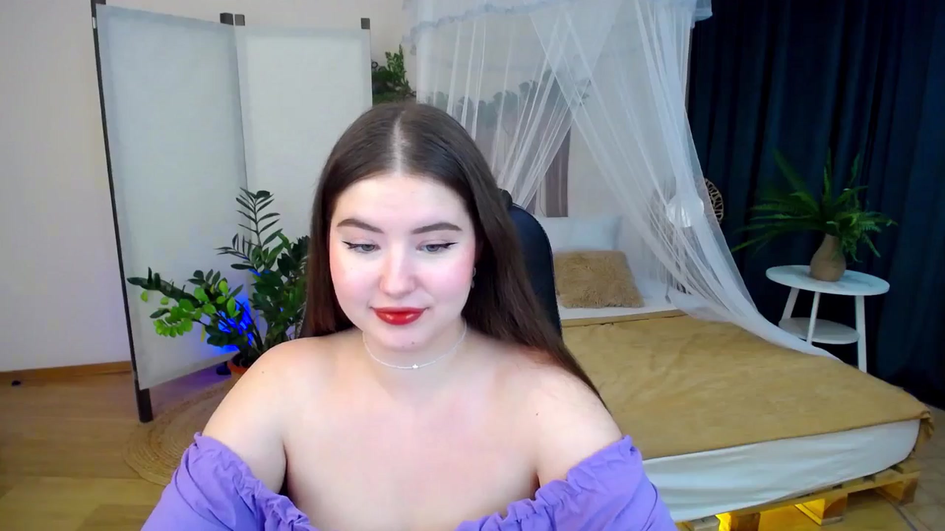 Gallery image thumbnail from AdmireMyEyes's myfreecams stream on, 10/17/2024, 02:33 image 20 of 20