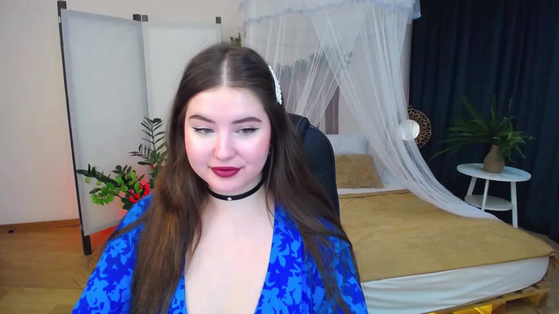 Gallery image thumbnail from AdmireMyEyes's myfreecams stream on, 10/19/2024, 07:45 image 2 of 20