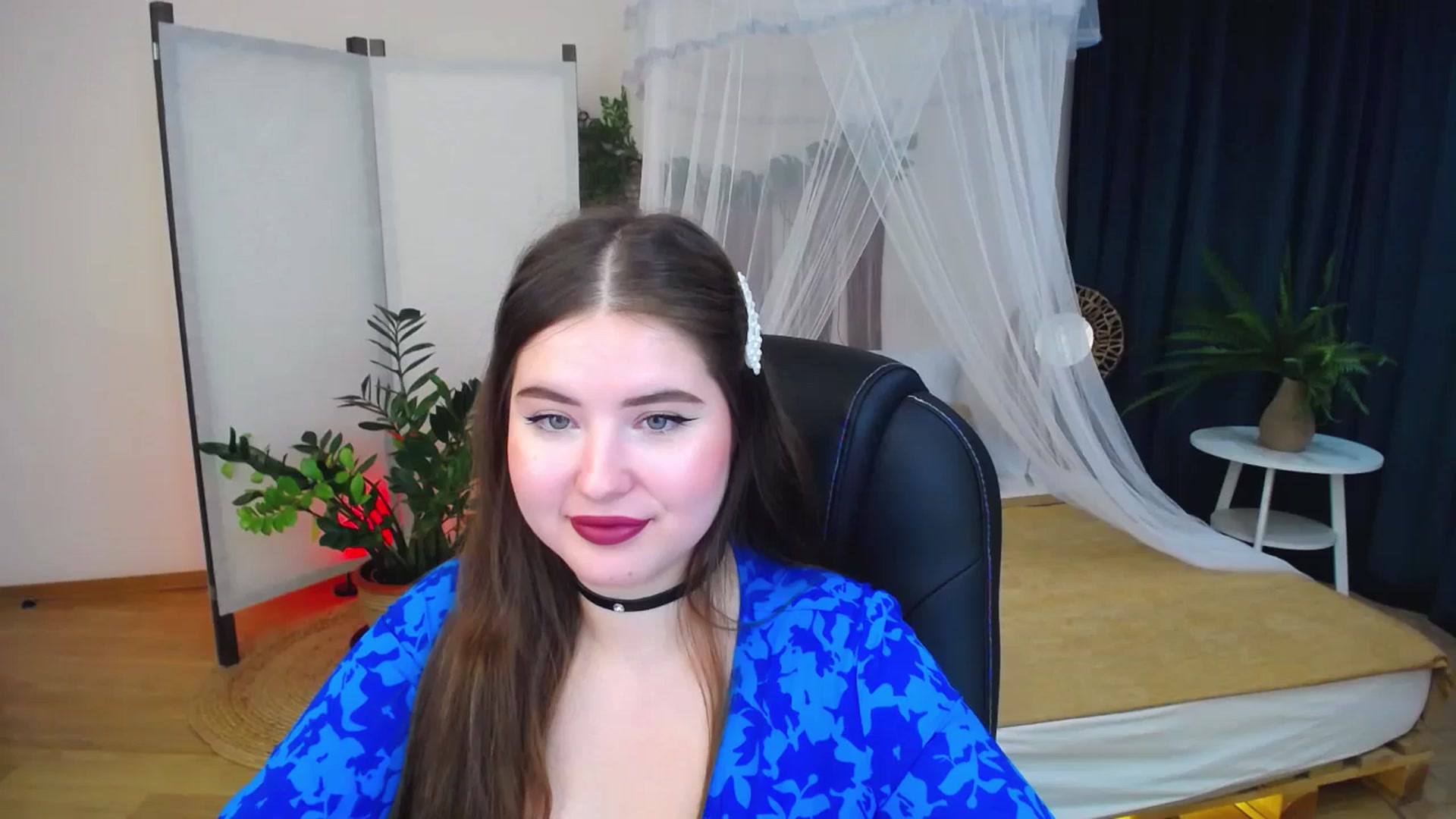 Gallery image thumbnail from AdmireMyEyes's myfreecams stream on, 10/19/2024, 07:45 image 15 of 20