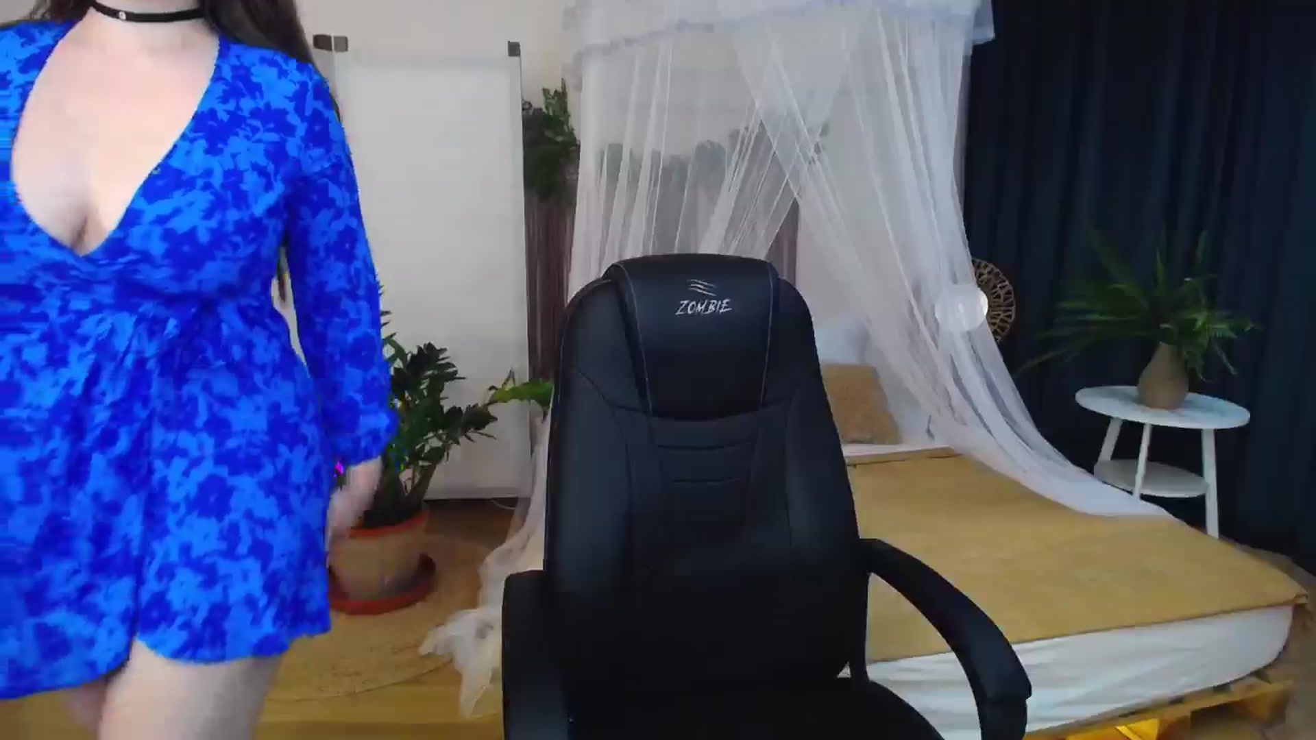 Gallery image thumbnail from AdmireMyEyes's myfreecams stream on, 10/19/2024, 07:45 image 20 of 20