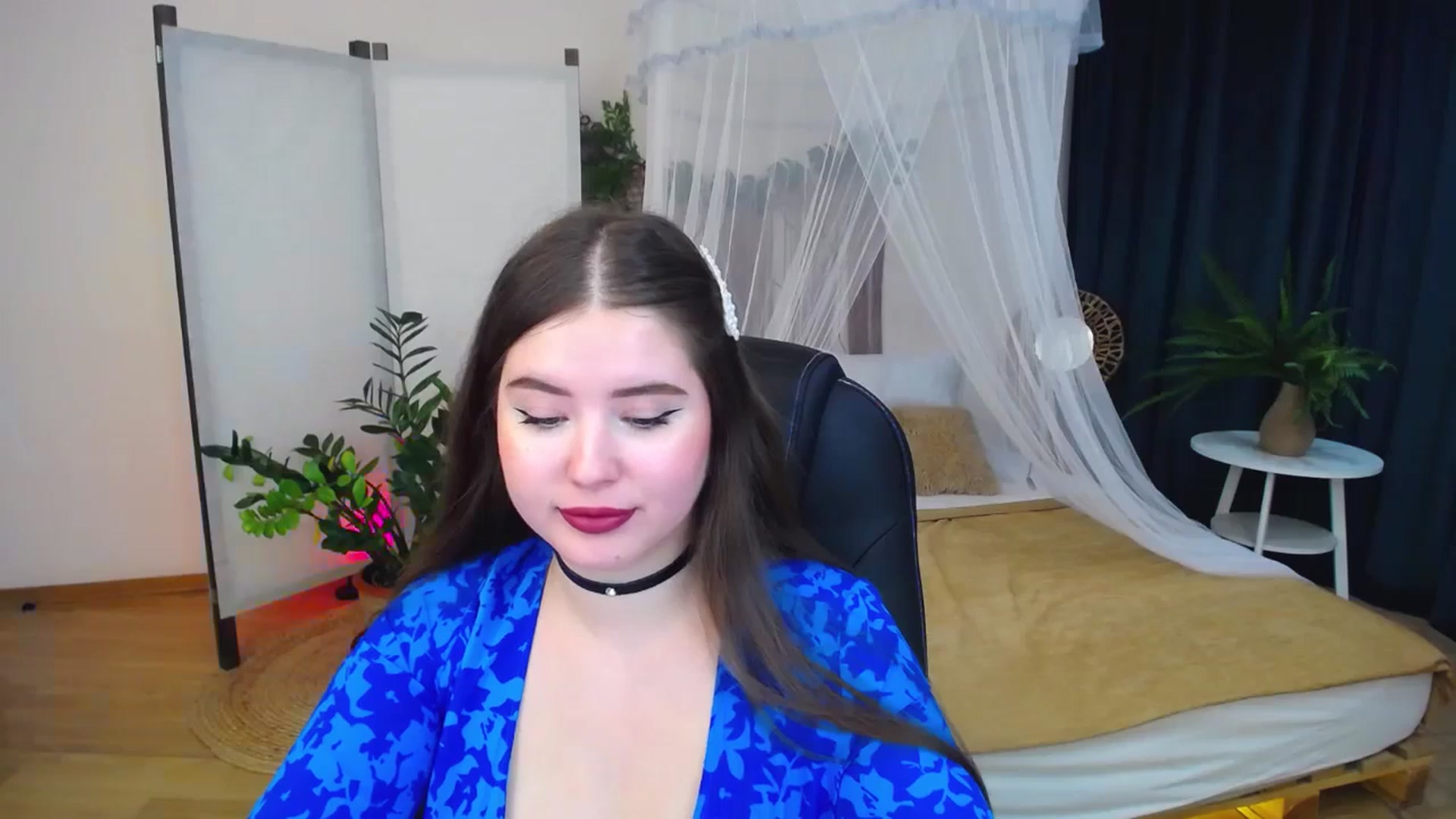 Gallery image thumbnail from AdmireMyEyes's myfreecams stream on, 10/19/2024, 09:47 image 6 of 20