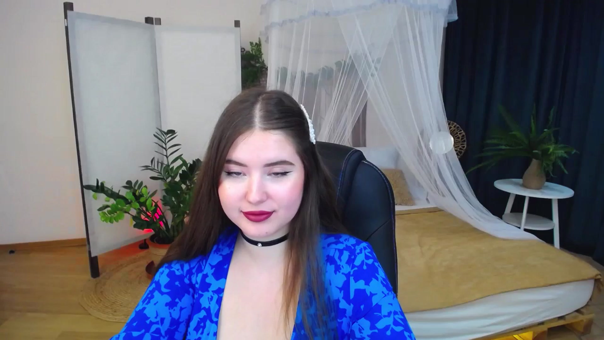 Gallery image thumbnail from AdmireMyEyes's myfreecams stream on, 10/19/2024, 09:47 image 12 of 20