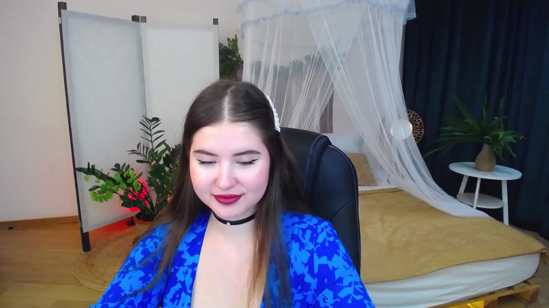 Gallery image thumbnail from AdmireMyEyes's myfreecams stream on, 10/19/2024, 09:47 image 14 of 20