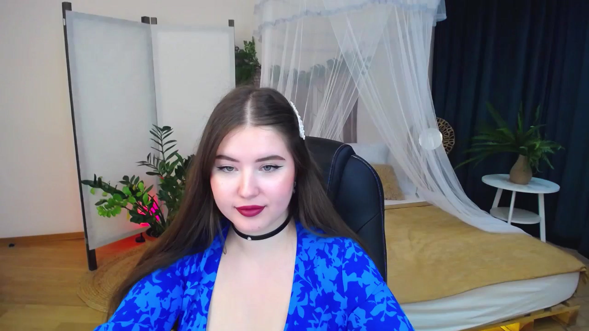 Gallery image thumbnail from AdmireMyEyes's myfreecams stream on, 10/19/2024, 09:47 image 16 of 20