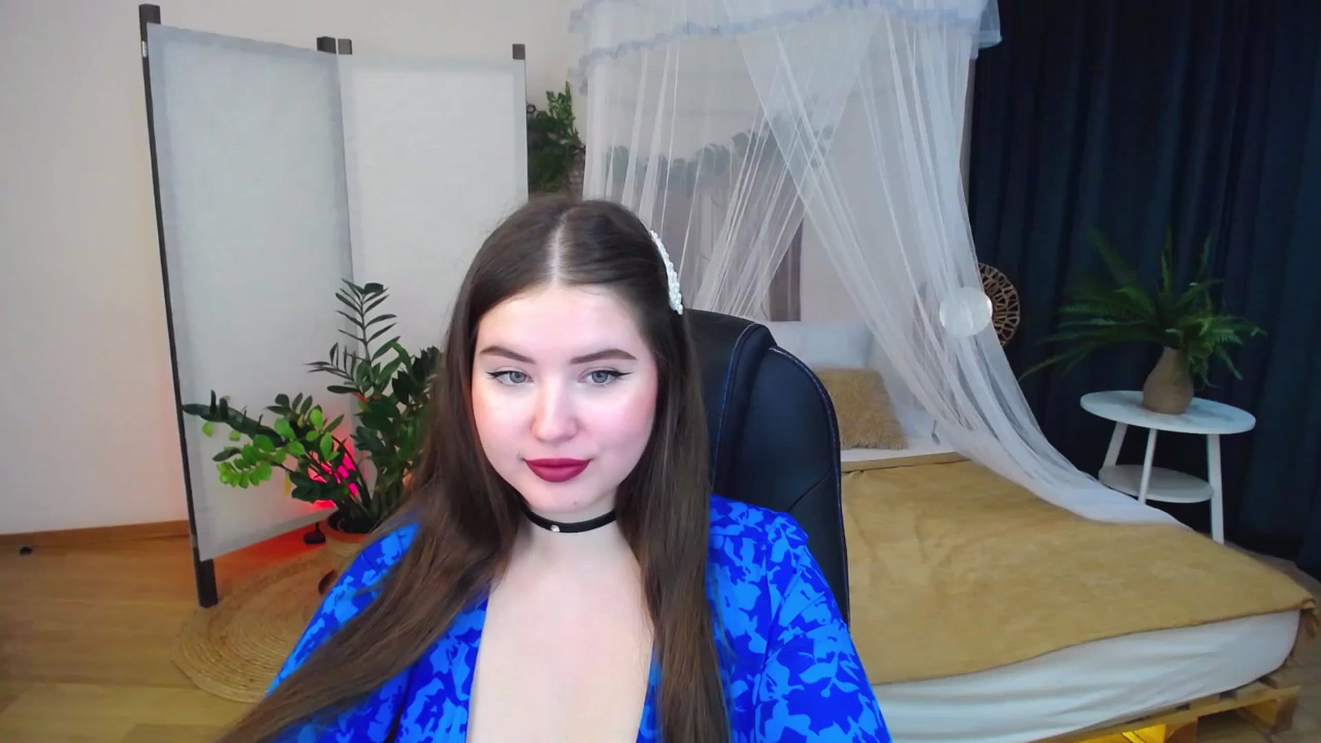 Gallery image thumbnail from AdmireMyEyes's myfreecams stream on, 10/19/2024, 09:47 image 17 of 20