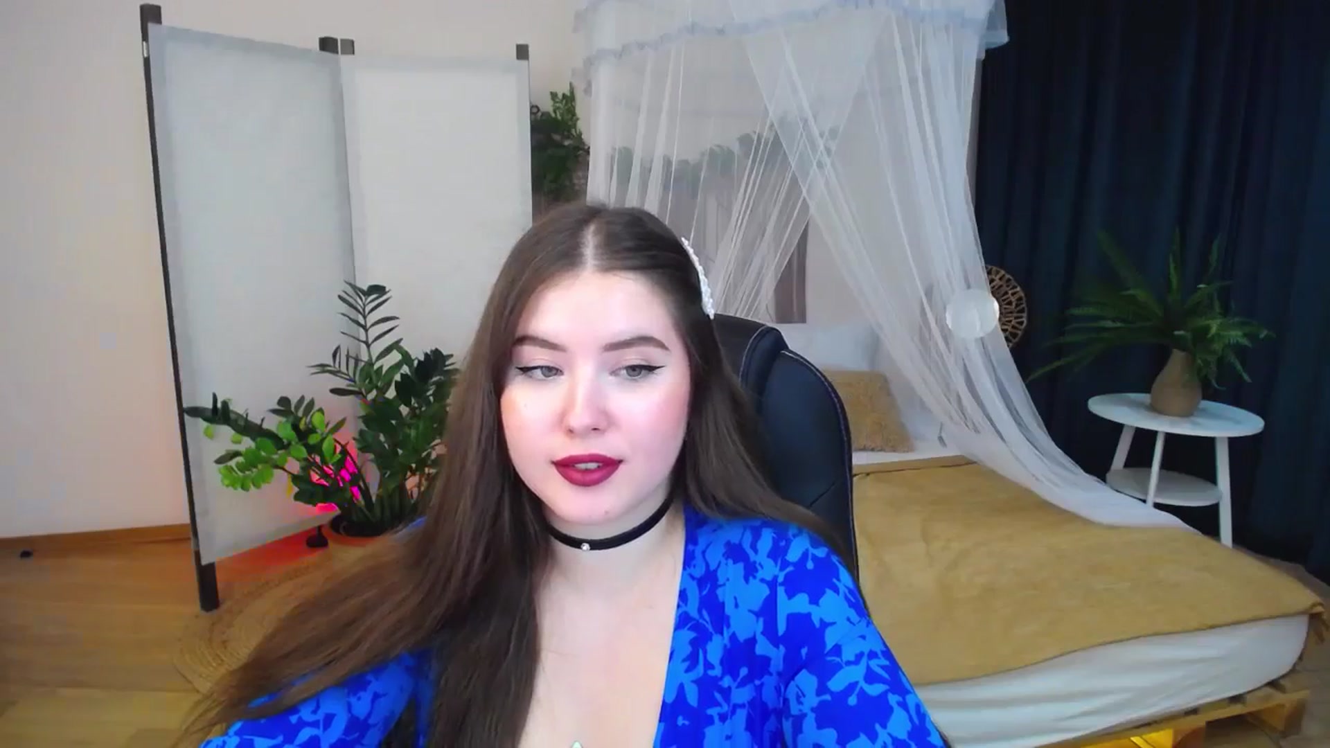 Gallery image thumbnail from AdmireMyEyes's myfreecams stream on, 10/19/2024, 09:47 image 15 of 20