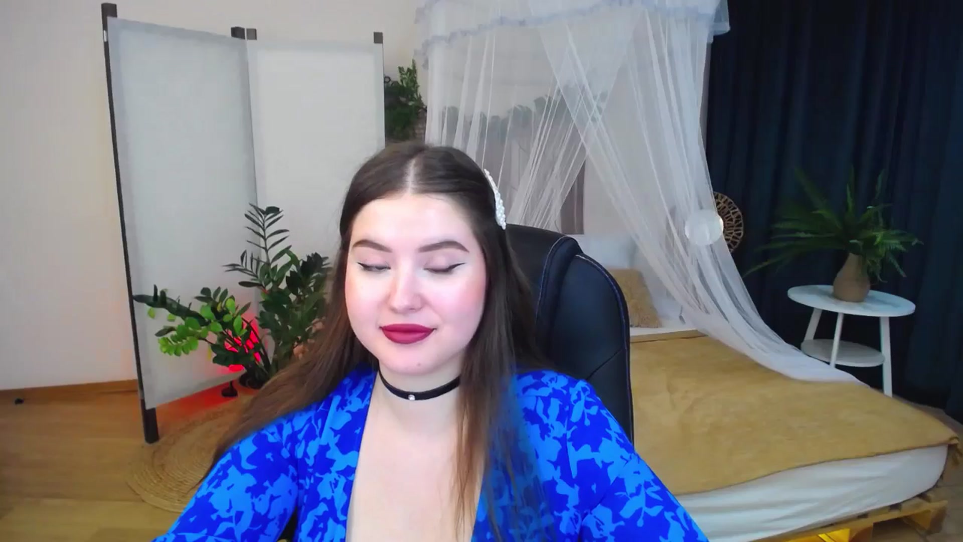 Gallery image thumbnail from AdmireMyEyes's myfreecams stream on, 10/19/2024, 09:47 image 13 of 20