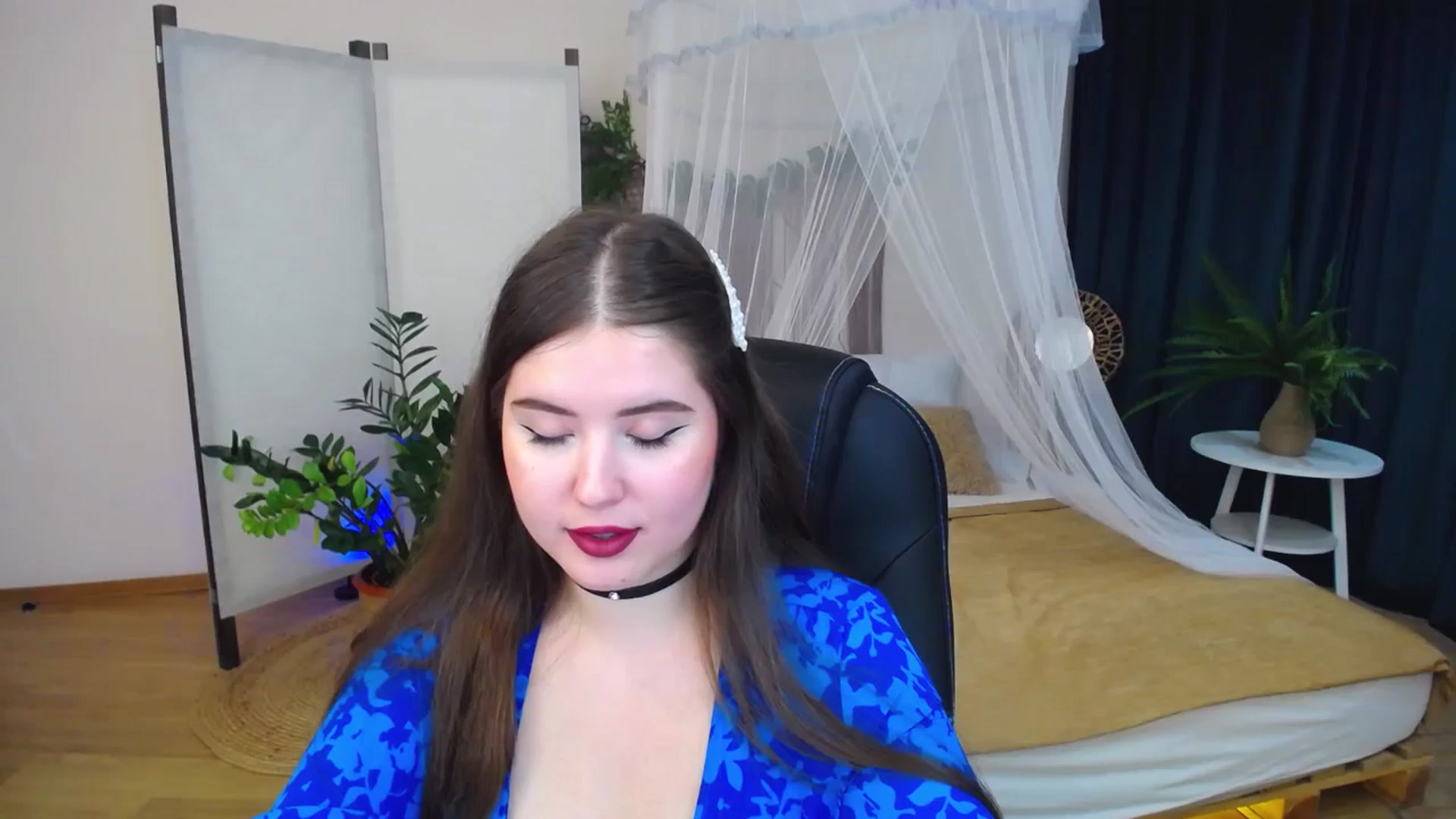 Gallery image thumbnail from AdmireMyEyes's myfreecams stream on, 10/19/2024, 09:47 image 9 of 20