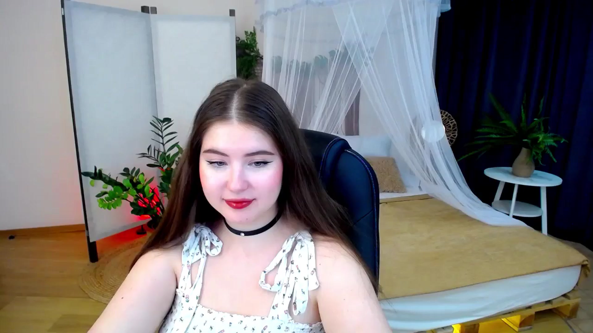 Gallery image thumbnail from AdmireMyEyes's myfreecams stream on, 10/20/2024, 08:30 image 8 of 20