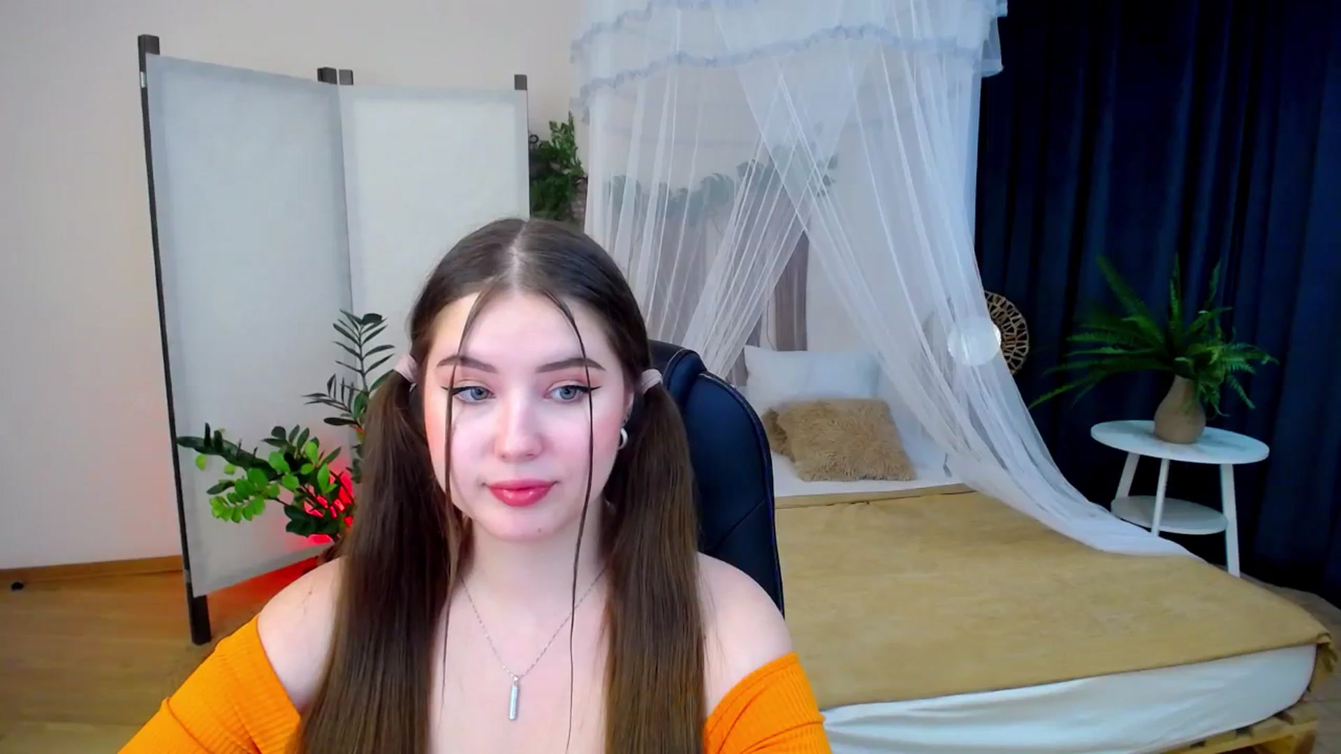 Gallery image thumbnail from AdmireMyEyes's myfreecams stream on, 10/21/2024, 08:30 image 3 of 20