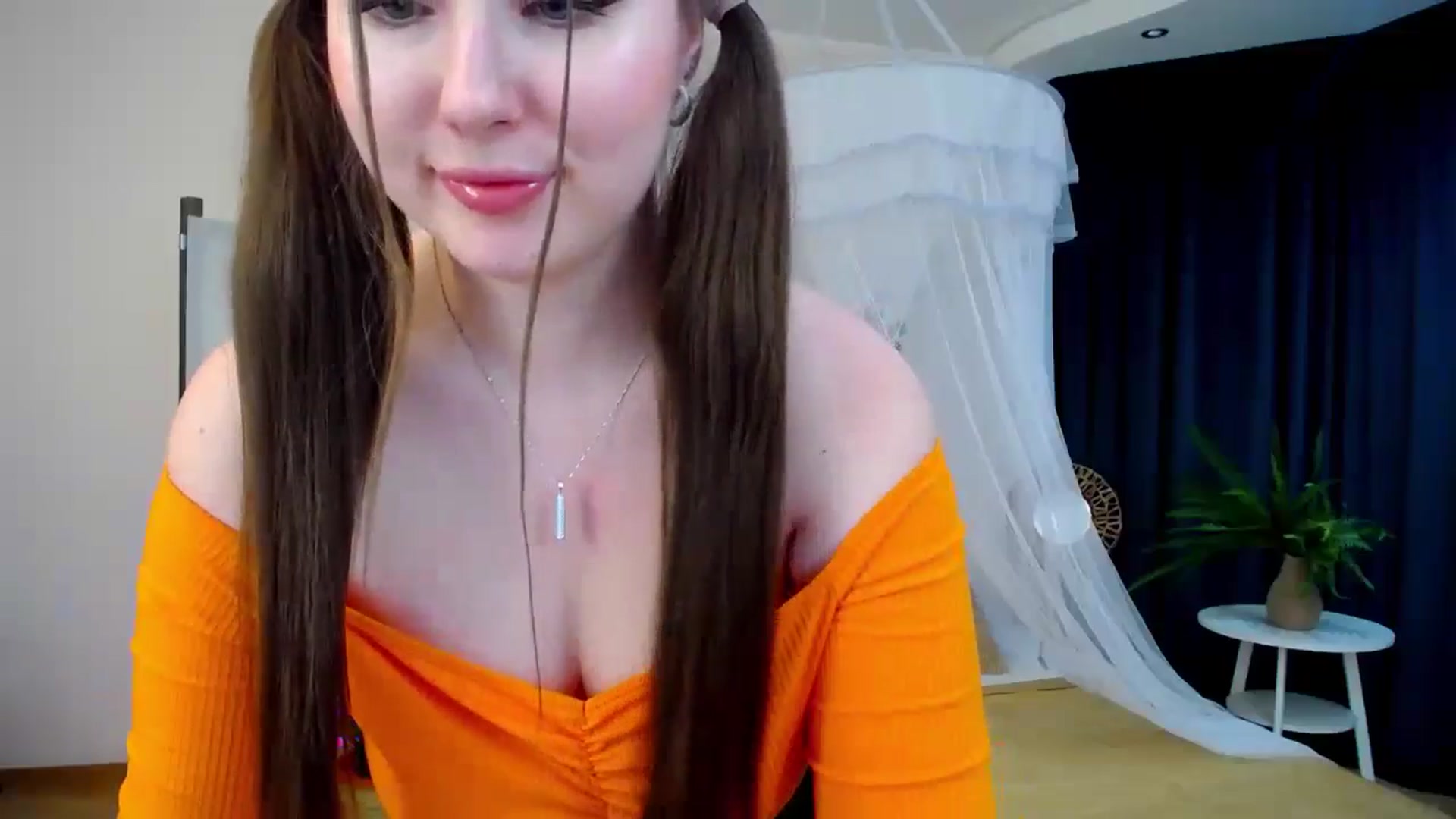 Gallery image thumbnail from AdmireMyEyes's myfreecams stream on, 10/21/2024, 08:30 image 16 of 20
