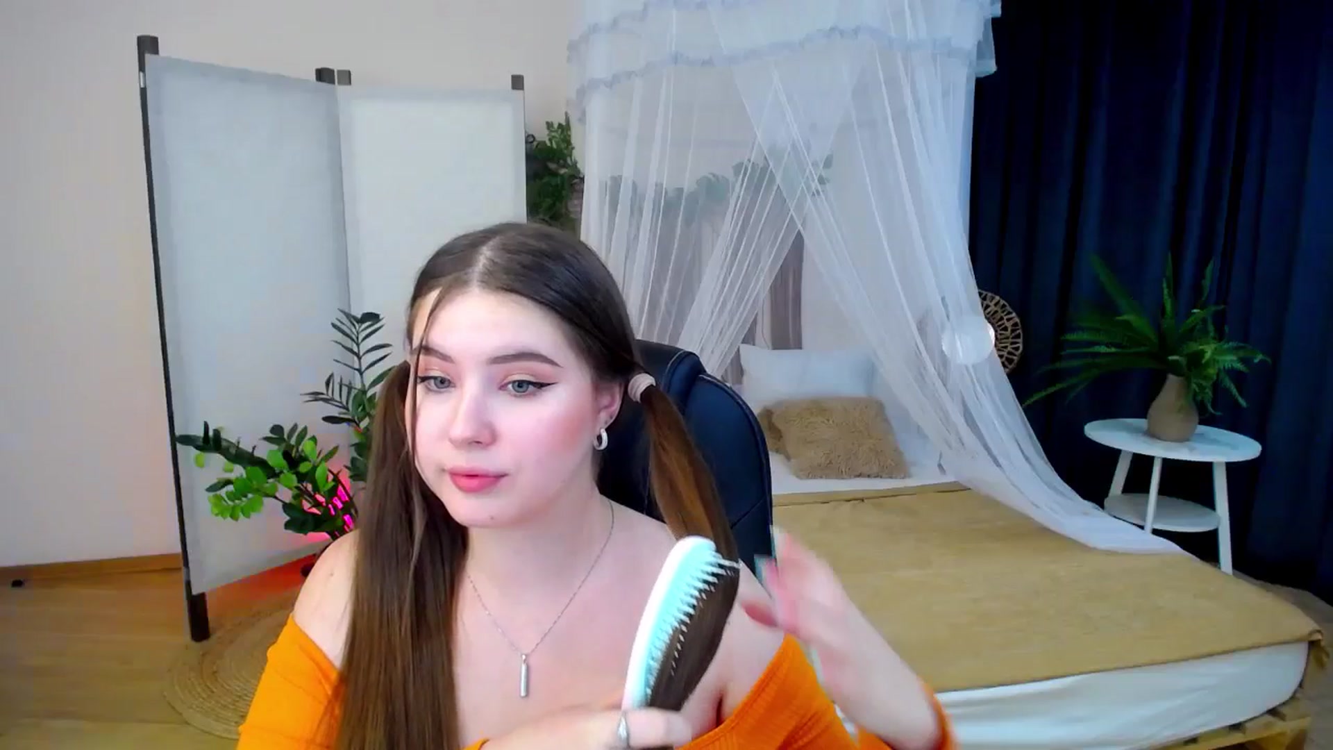 Gallery image thumbnail from AdmireMyEyes's myfreecams stream on, 10/21/2024, 08:30 image 2 of 20
