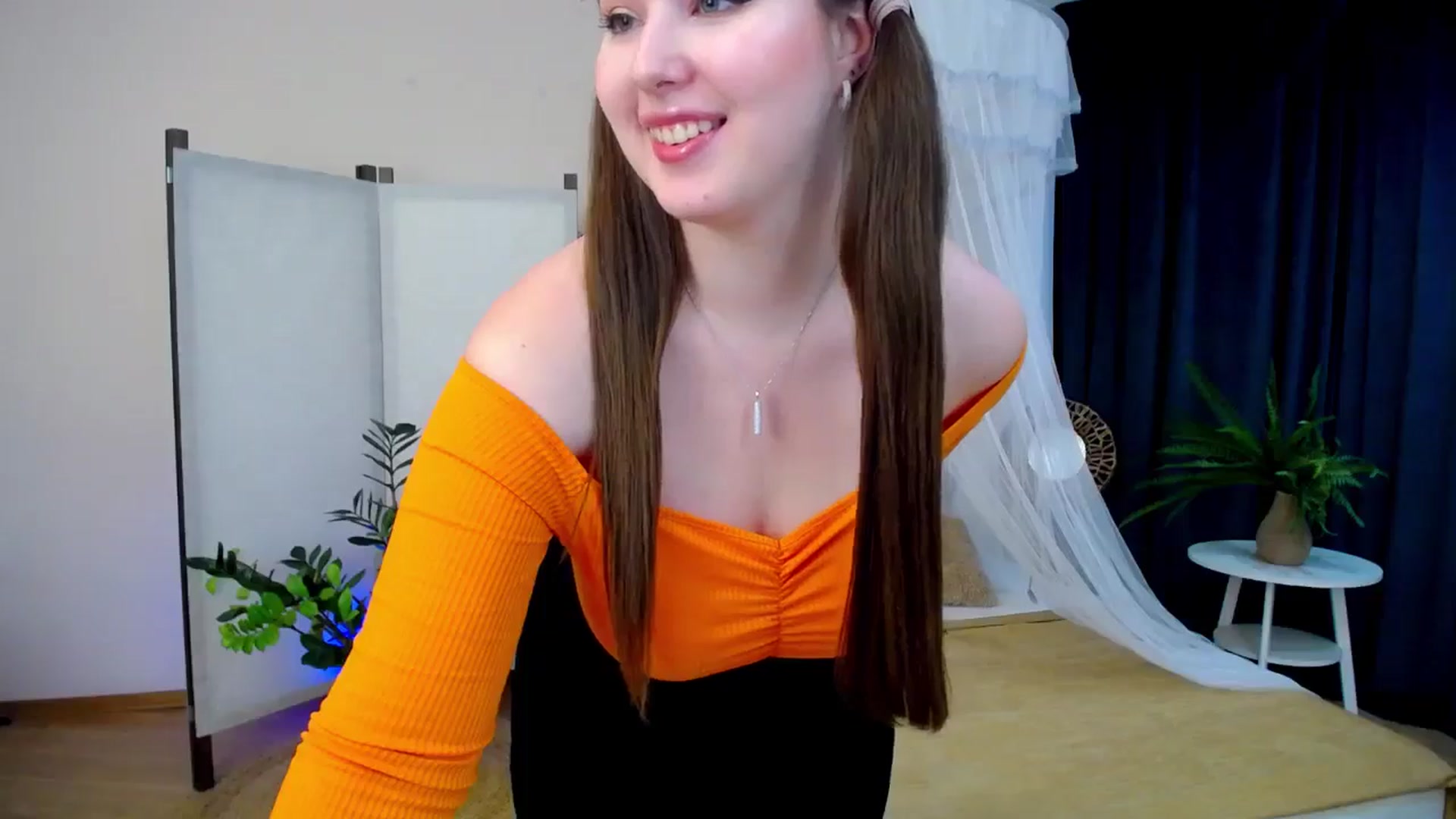 Gallery image thumbnail from AdmireMyEyes's myfreecams stream on, 10/21/2024, 08:30 image 14 of 20