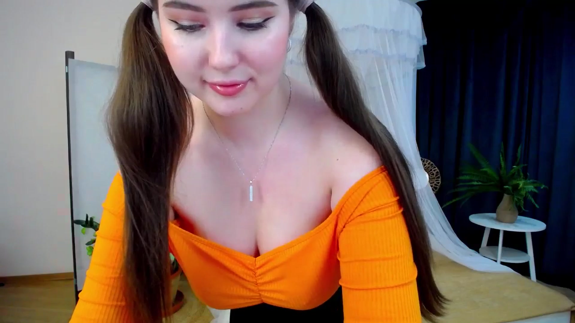 Gallery image thumbnail from AdmireMyEyes's myfreecams stream on, 10/21/2024, 08:30 image 15 of 20
