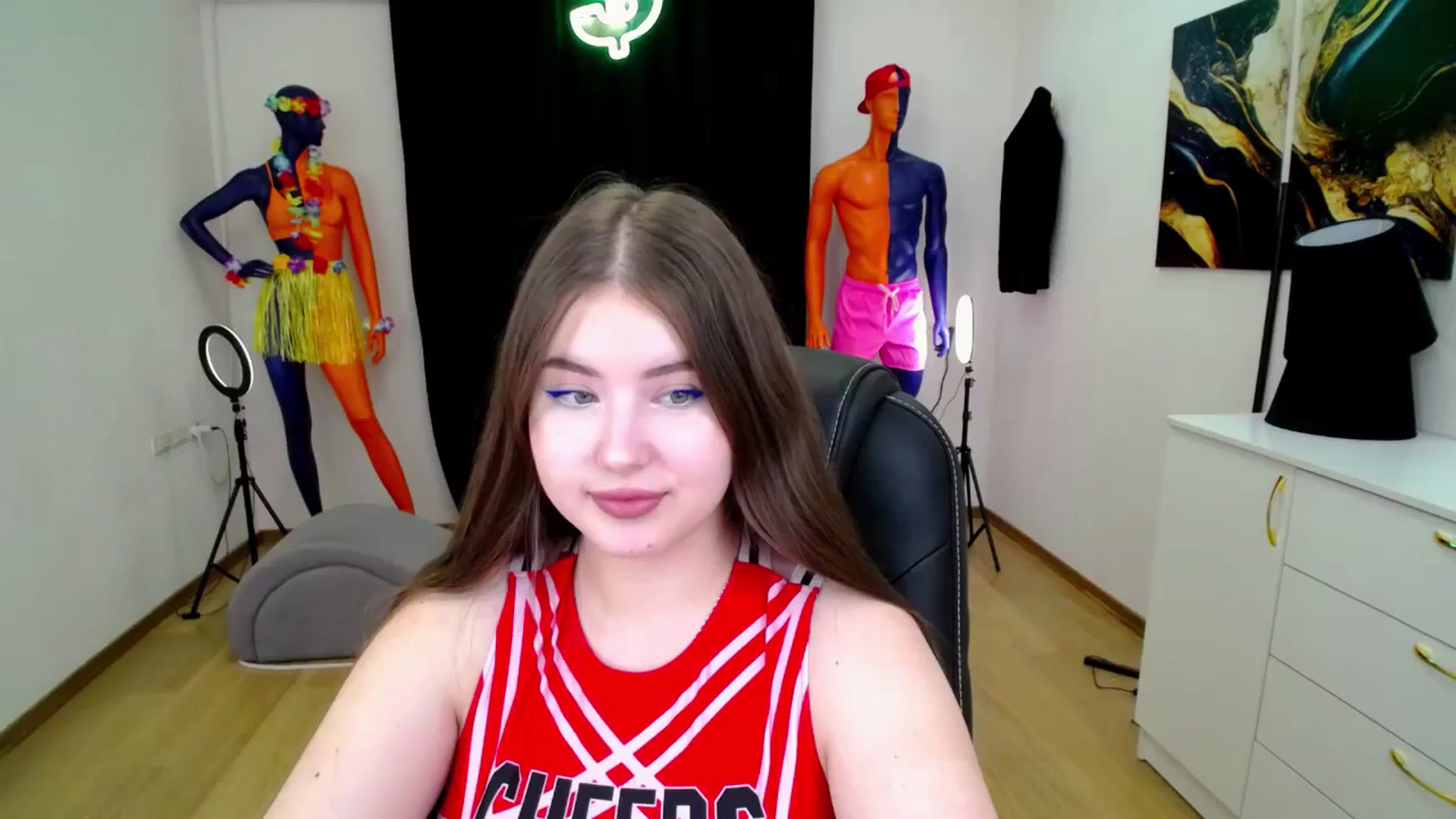 Gallery image thumbnail from AdmireMyEyes's myfreecams stream on, 10/22/2024, 07:27 image 6 of 20