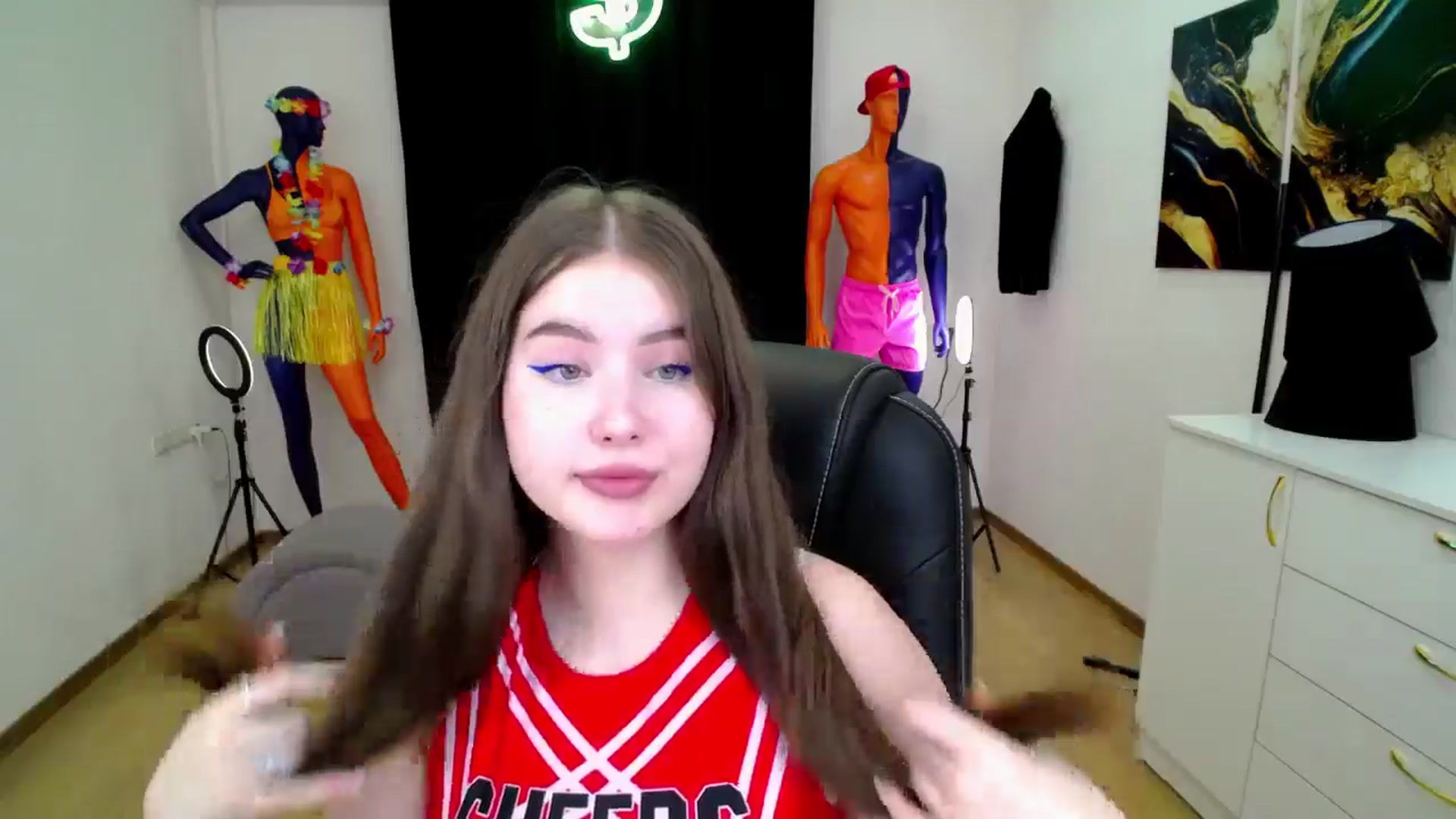 Gallery image thumbnail from AdmireMyEyes's myfreecams stream on, 10/22/2024, 07:27 image 4 of 20