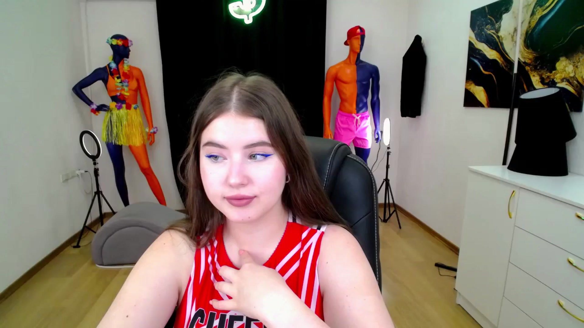 Gallery image thumbnail from AdmireMyEyes's myfreecams stream on, 10/22/2024, 07:27 image 1 of 20