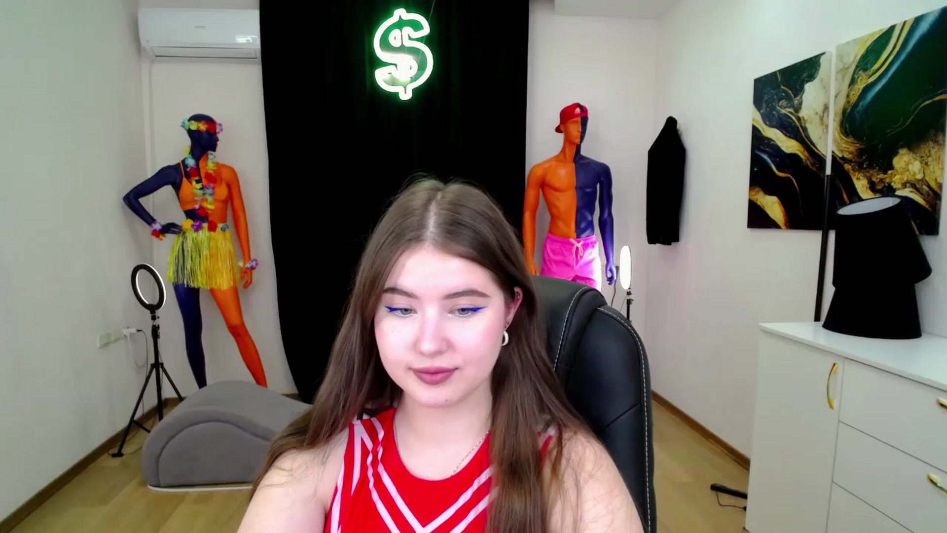 Gallery image thumbnail from AdmireMyEyes's myfreecams stream on, 10/22/2024, 07:27 image 13 of 20