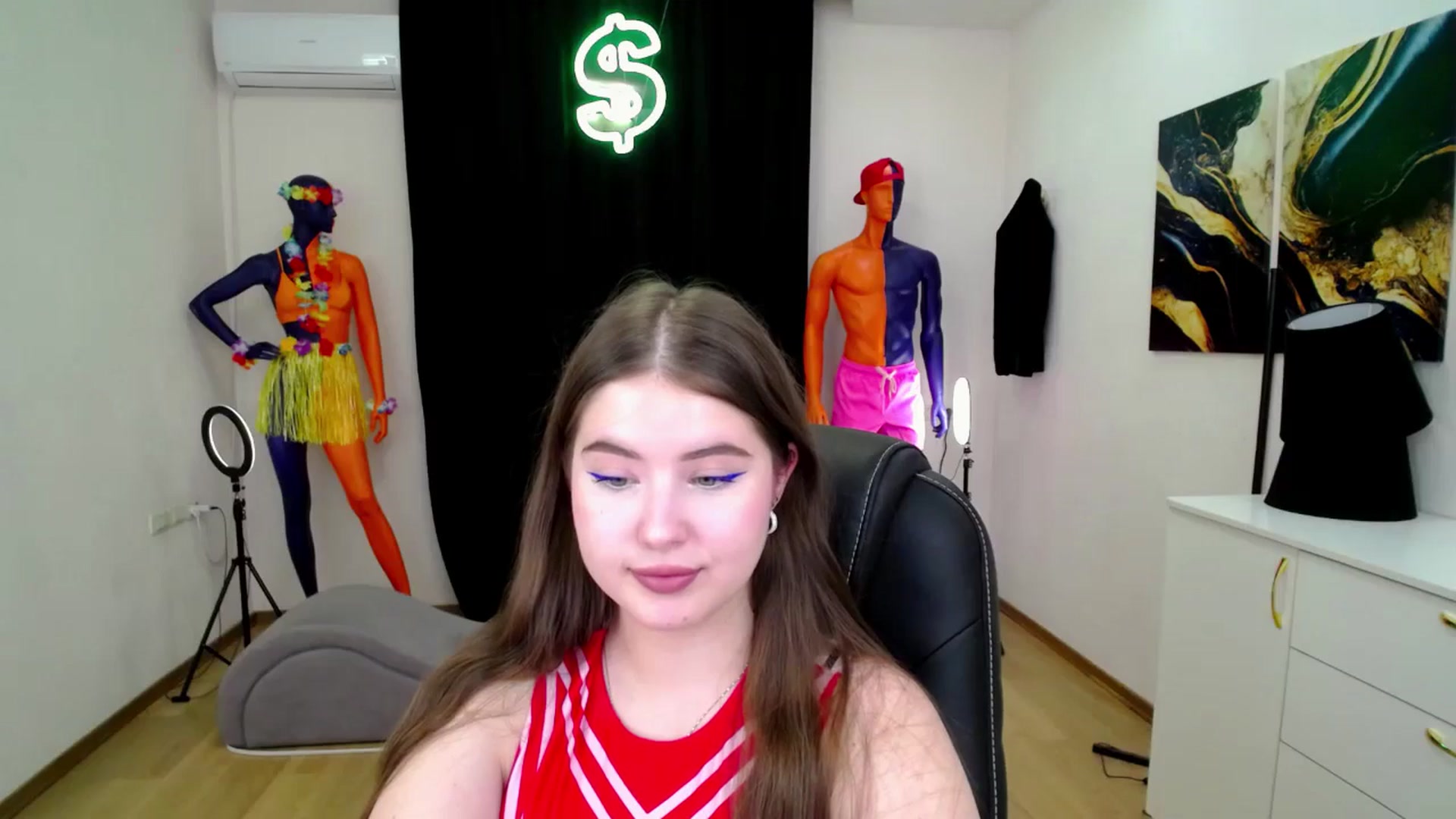 Gallery image thumbnail from AdmireMyEyes's myfreecams stream on, 10/22/2024, 07:27 image 14 of 20