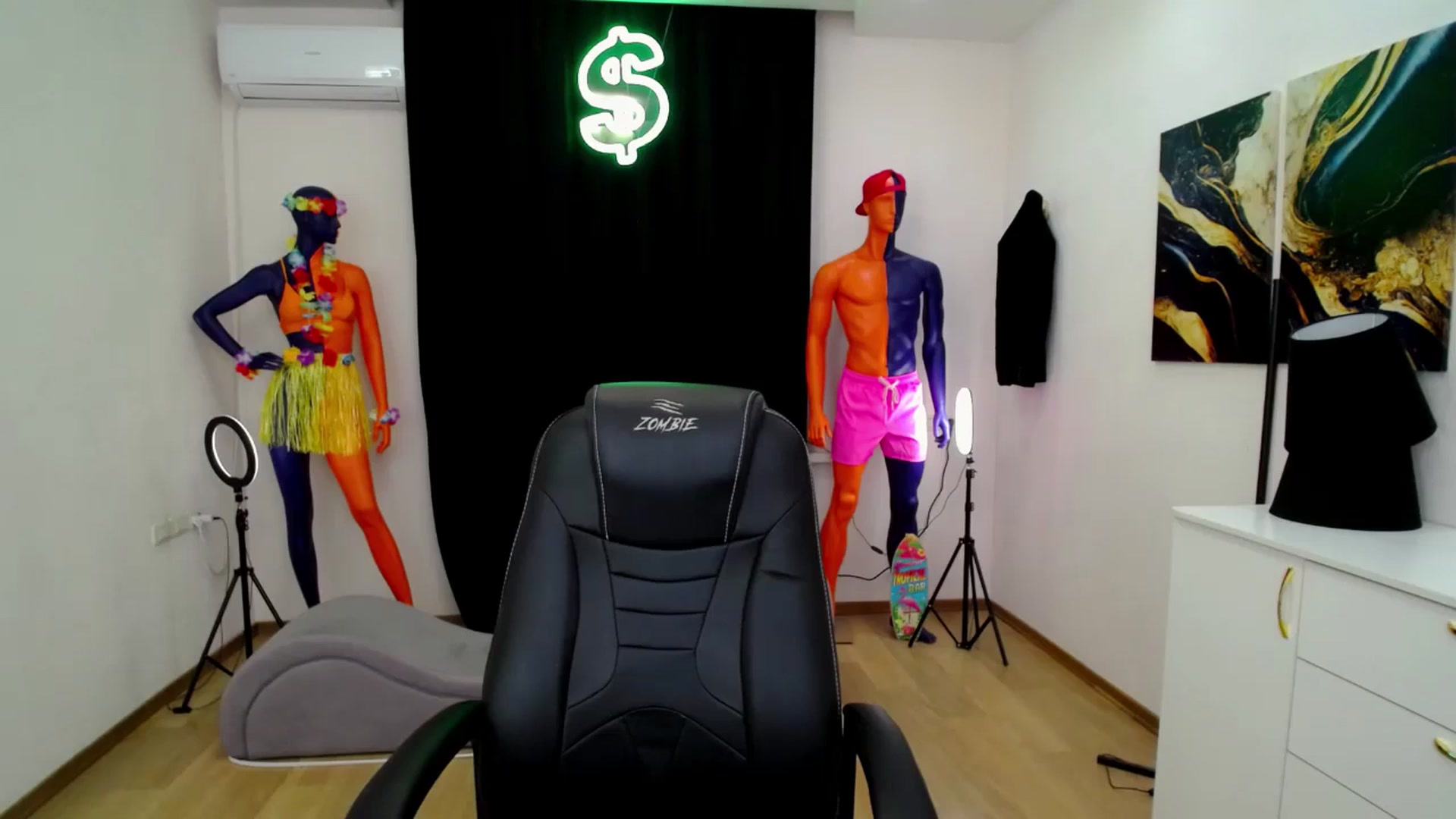 Gallery image thumbnail from AdmireMyEyes's myfreecams stream on, 10/22/2024, 09:11 image 15 of 20