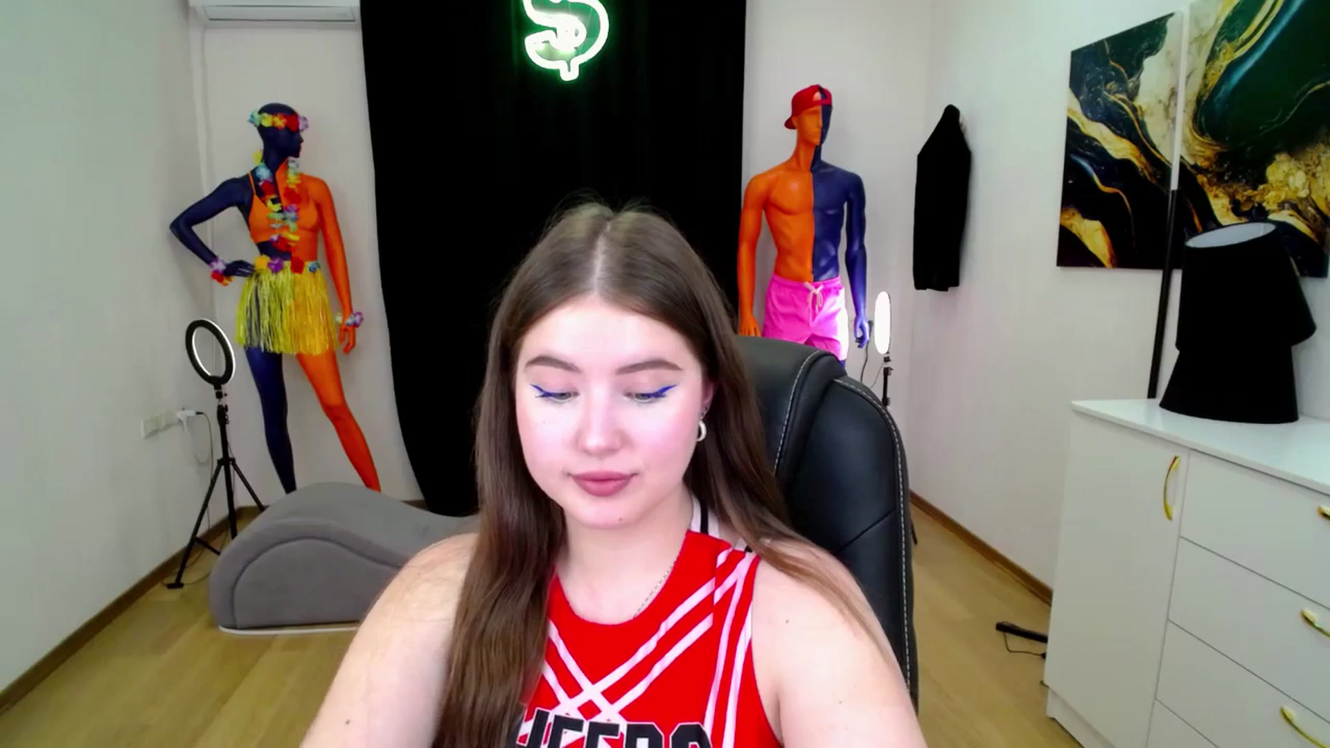 Gallery image thumbnail from AdmireMyEyes's myfreecams stream on, 10/22/2024, 09:11 image 12 of 20