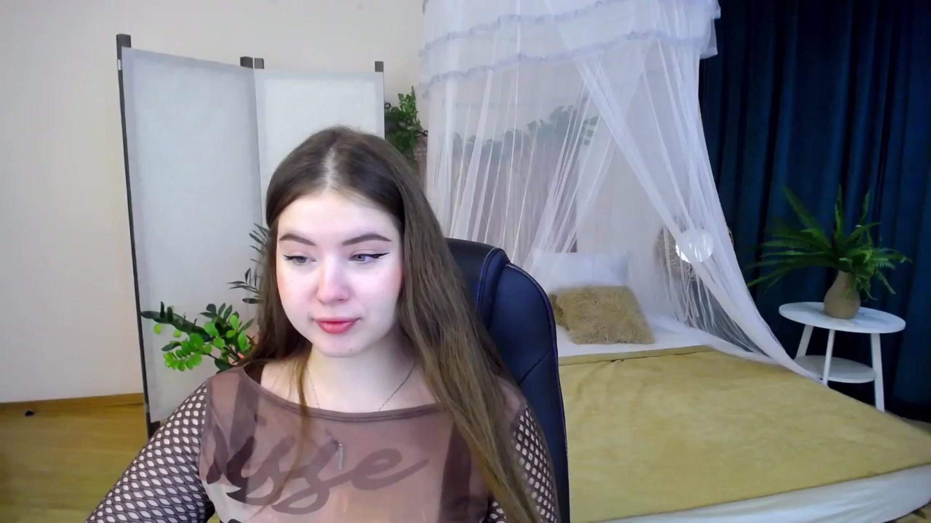 Gallery image thumbnail from AdmireMyEyes's myfreecams stream on, 10/23/2024, 19:48 image 14 of 20