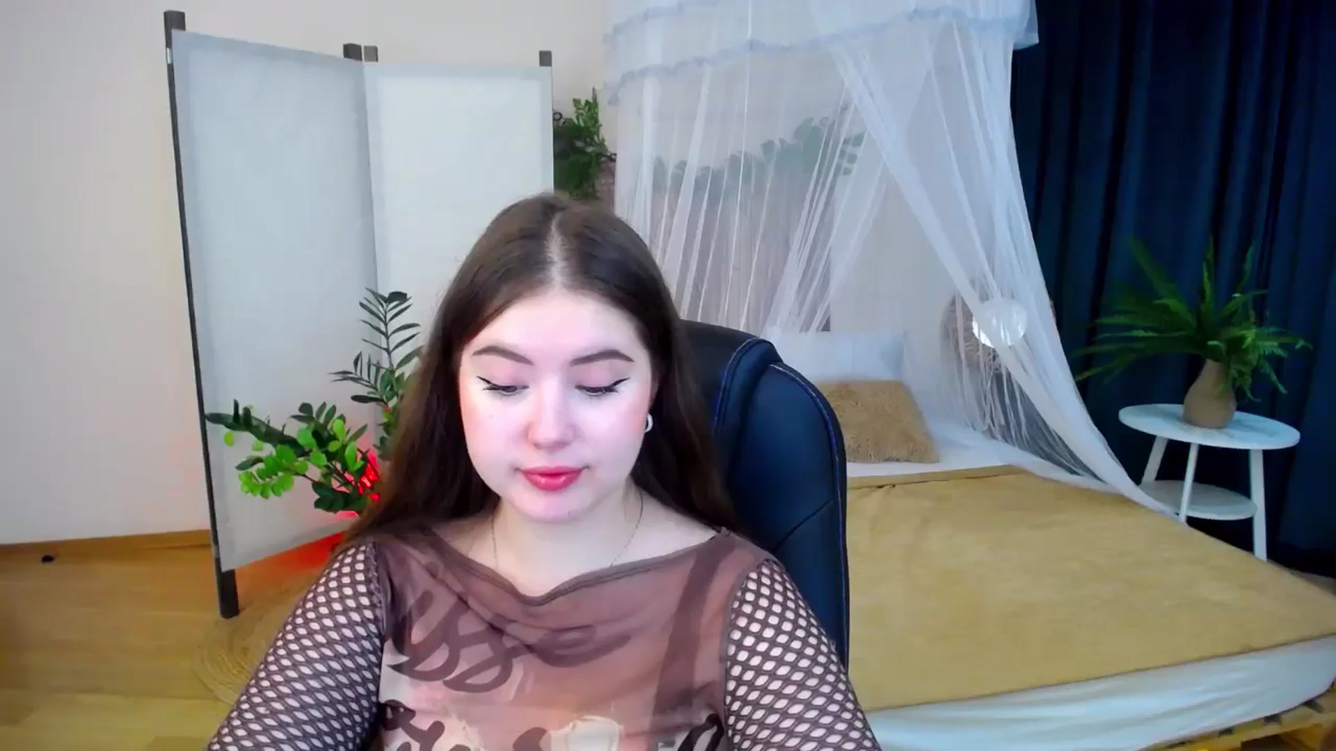 Gallery image thumbnail from AdmireMyEyes's myfreecams stream on, 10/23/2024, 21:03 image 2 of 20