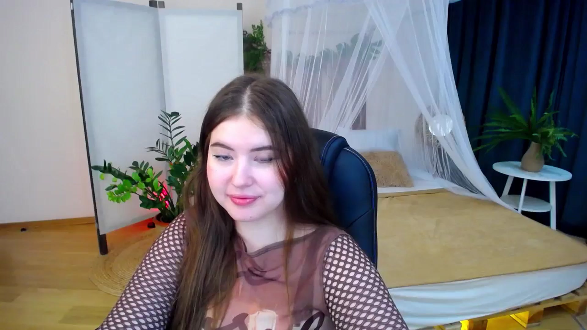 Gallery image thumbnail from AdmireMyEyes's myfreecams stream on, 10/23/2024, 23:47 image 5 of 20