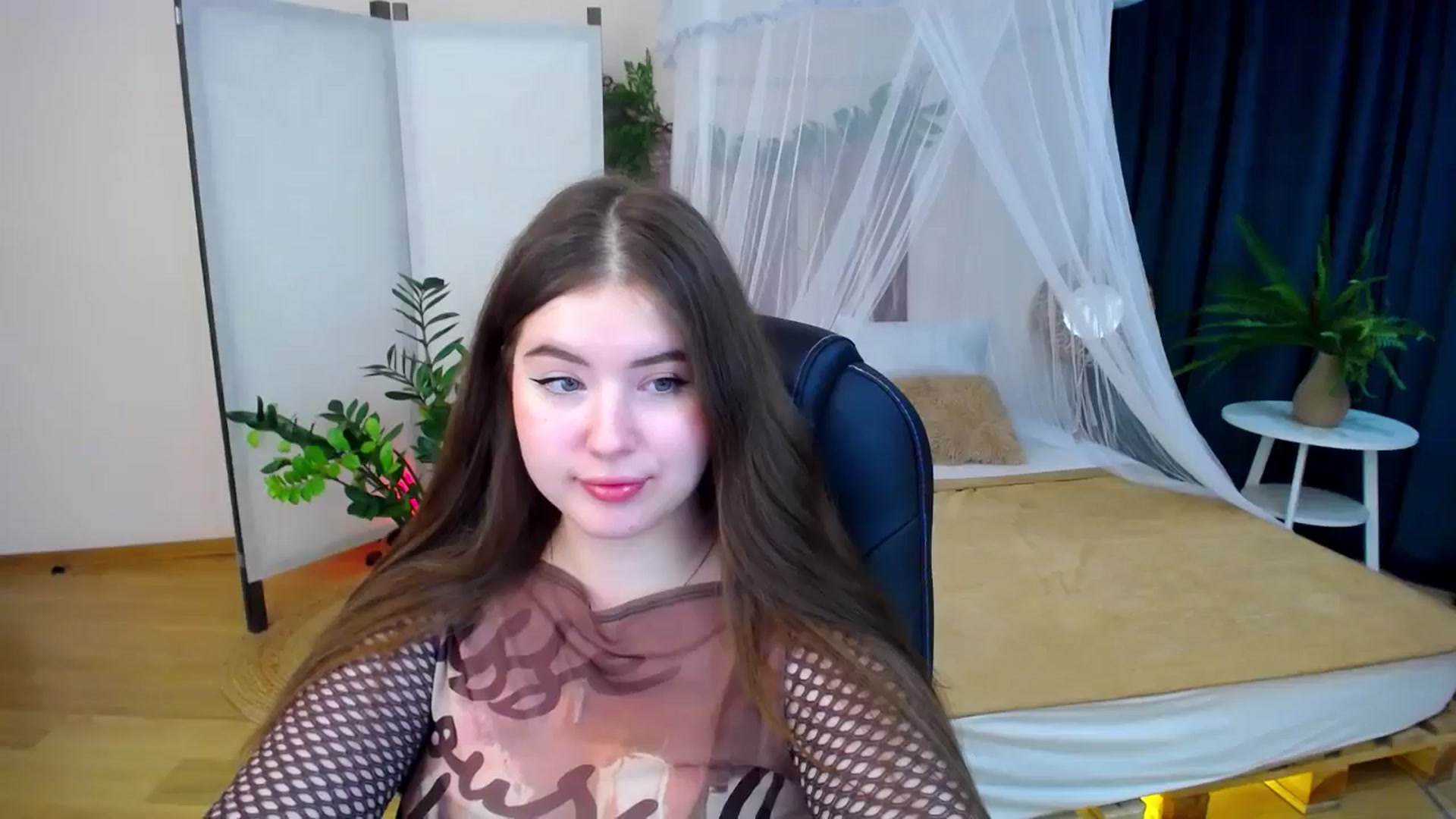 Gallery image thumbnail from AdmireMyEyes's myfreecams stream on, 10/23/2024, 23:47 image 7 of 20
